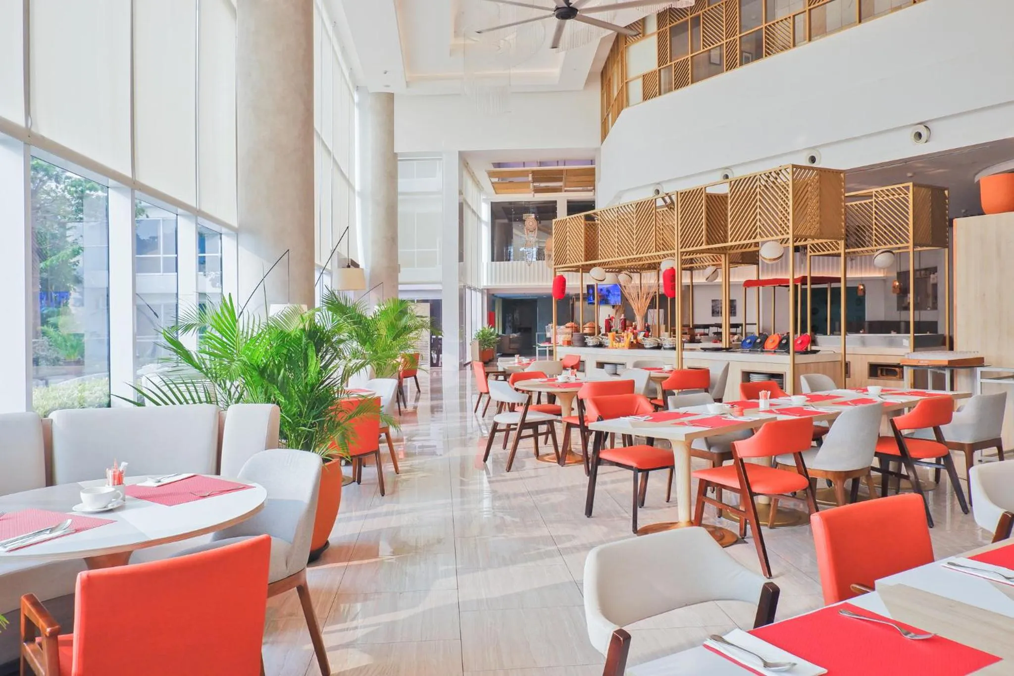 Restaurant/places to eat in Harris Suites Puri Mansion