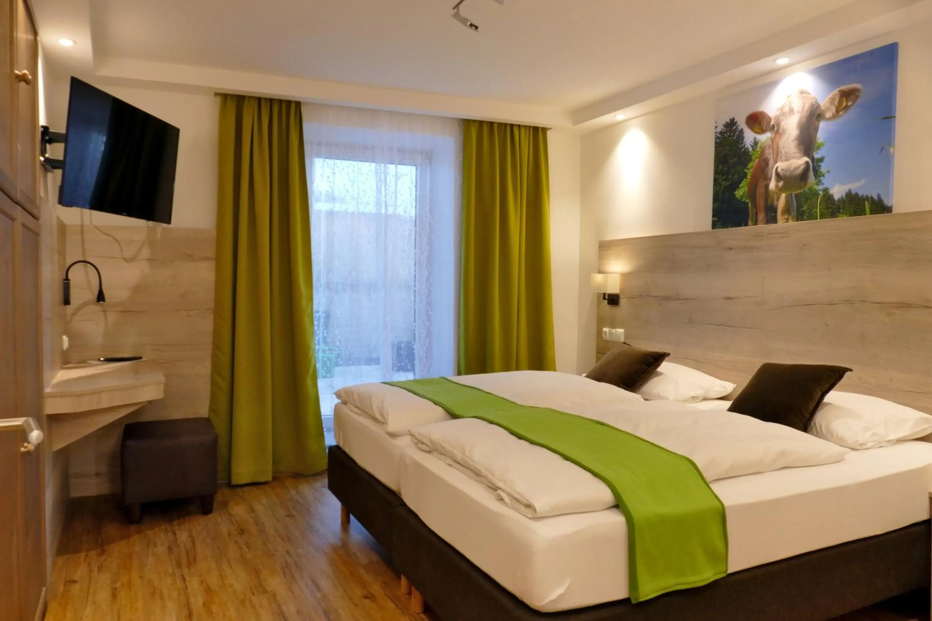 Bedroom, Bed in Altstadthotel "Zum Hechten"