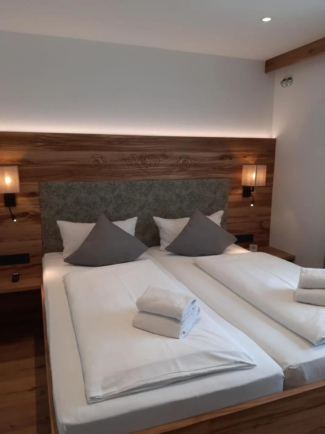 Bed in DEVA Hotel Alpenglück