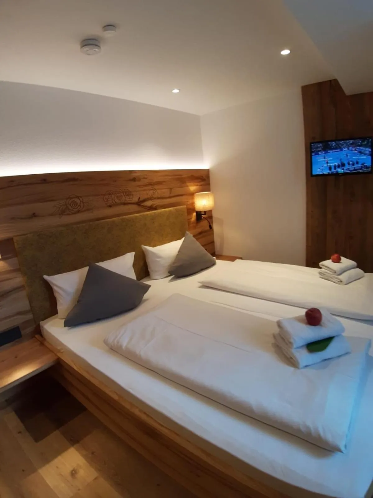 Bed in DEVA Hotel Alpenglück