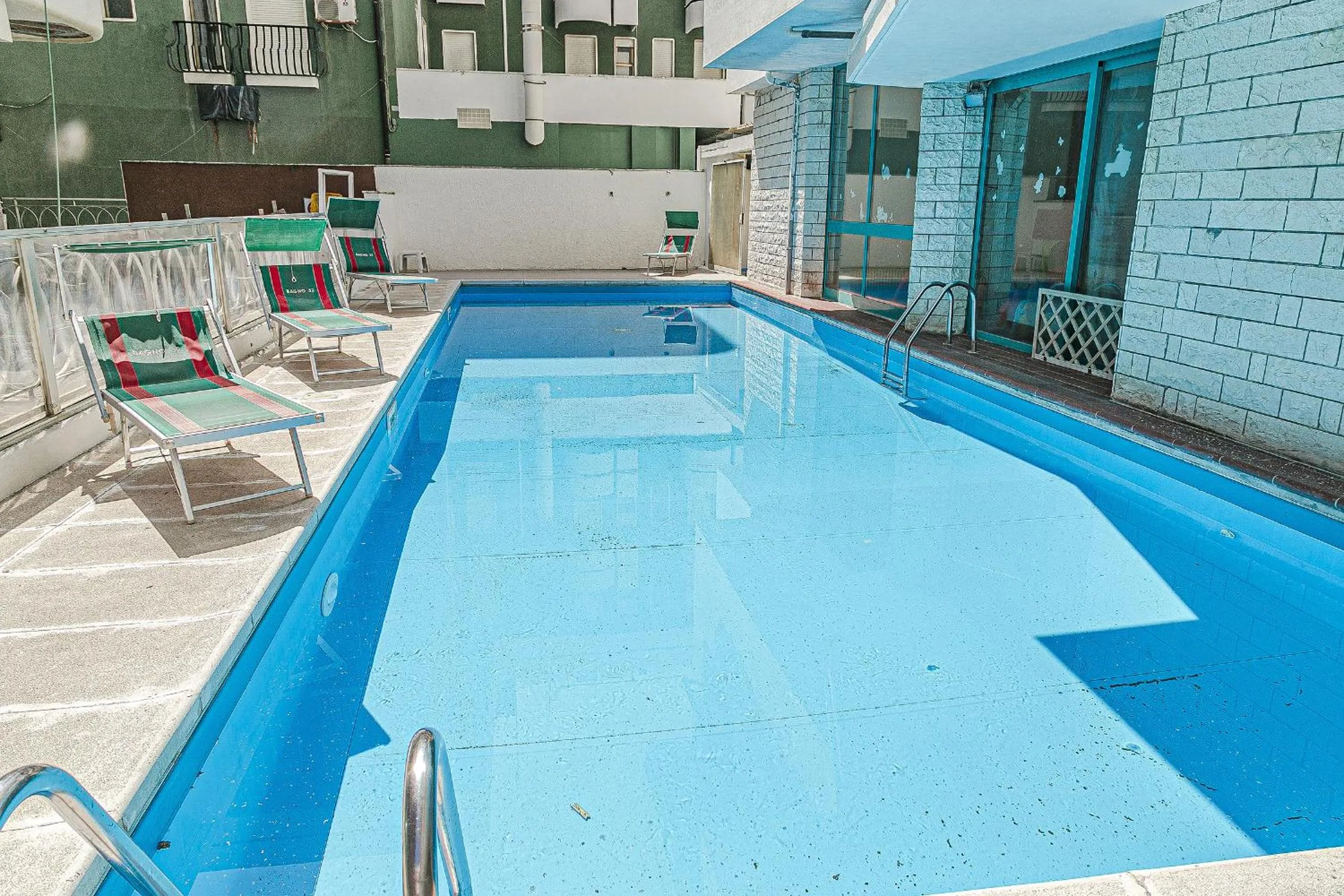 Swimming pool in Hotel Tropical