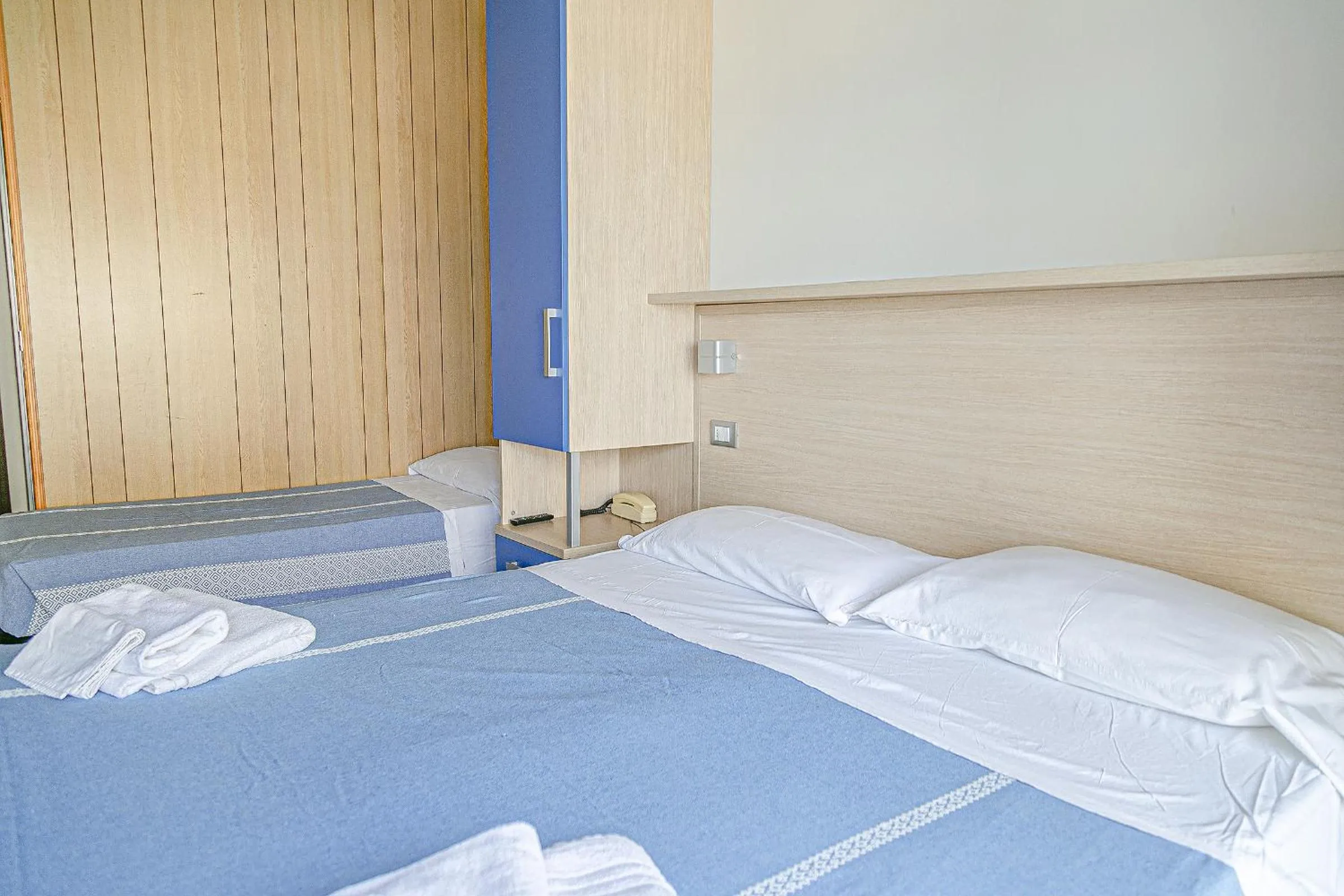 Photo of the whole room, Bed in Hotel Tropical