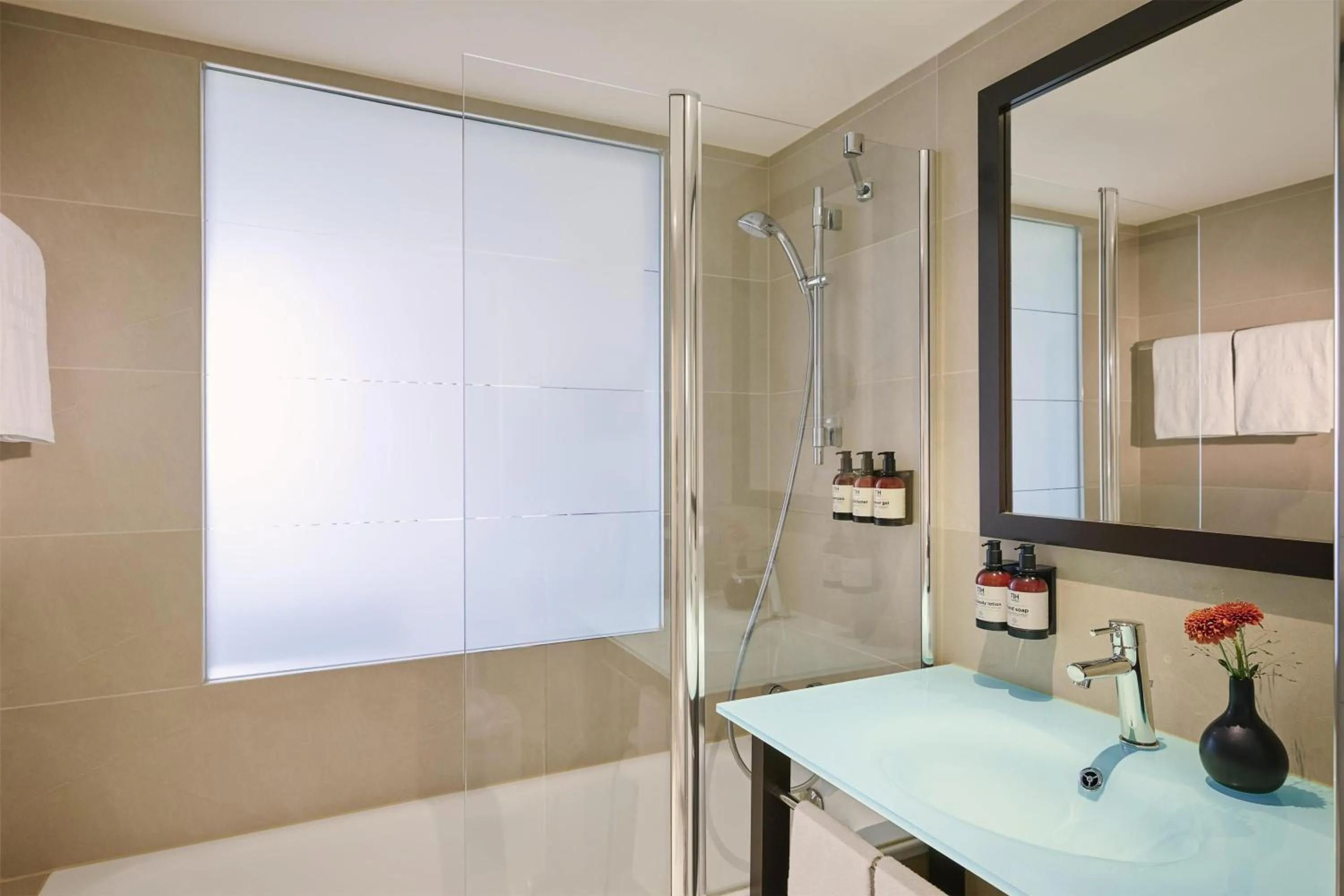 Bathroom in NH Stuttgart Airport