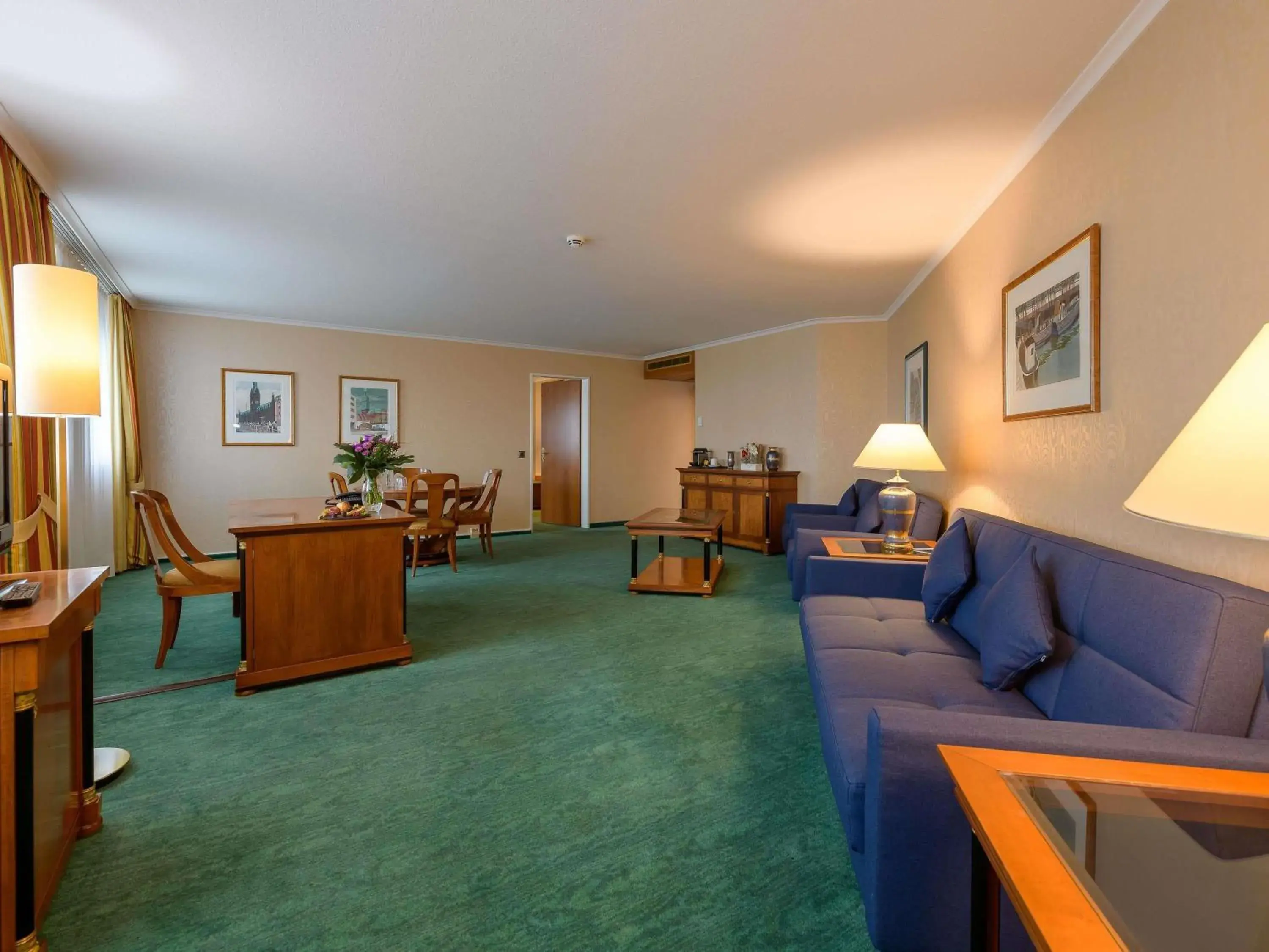 Superior Suite in Novotel Freiburg am Konzerthaus Superior Suite in Novotel Freiburg am Konzerthaus