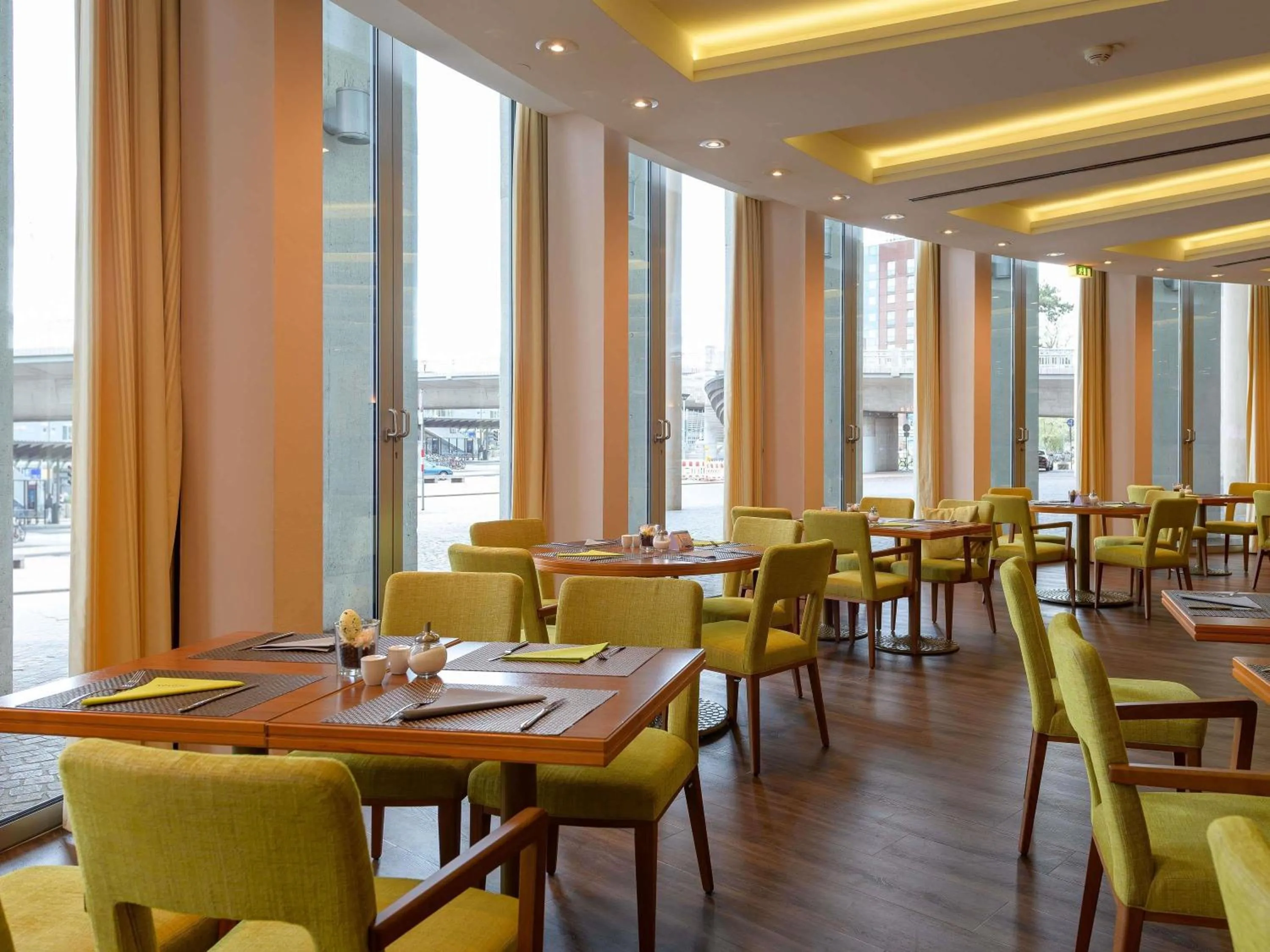 Breakfast in Novotel Freiburg am Konzerthaus