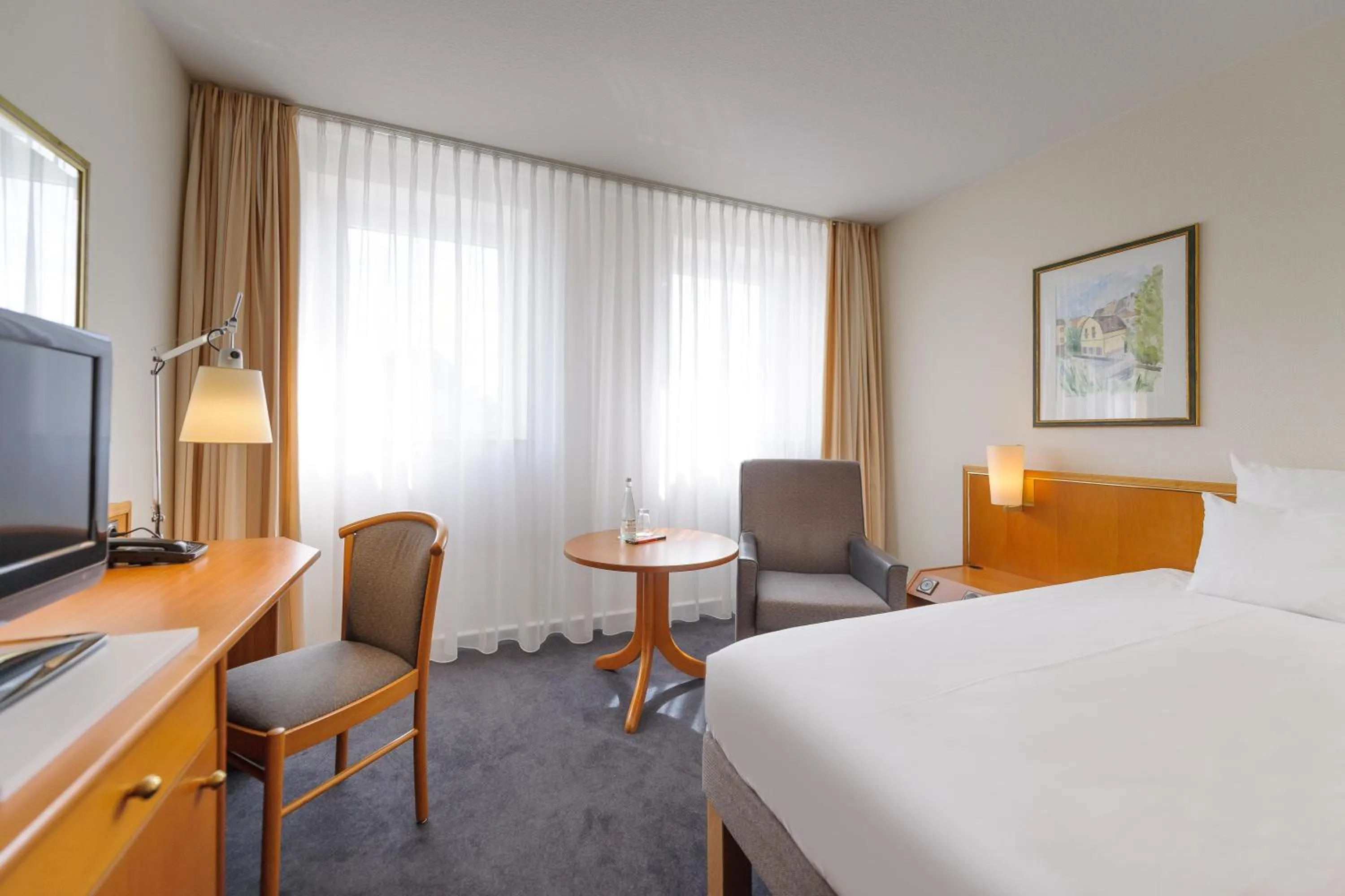 TV and multimedia, Bed in Novotel Freiburg am Konzerthaus