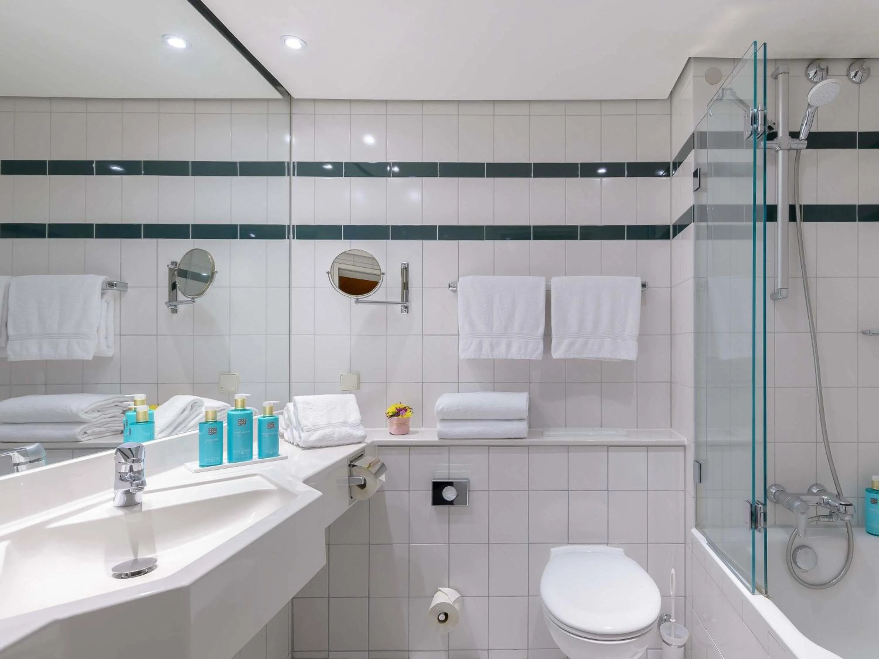 Bedroom in Novotel Freiburg am Konzerthaus