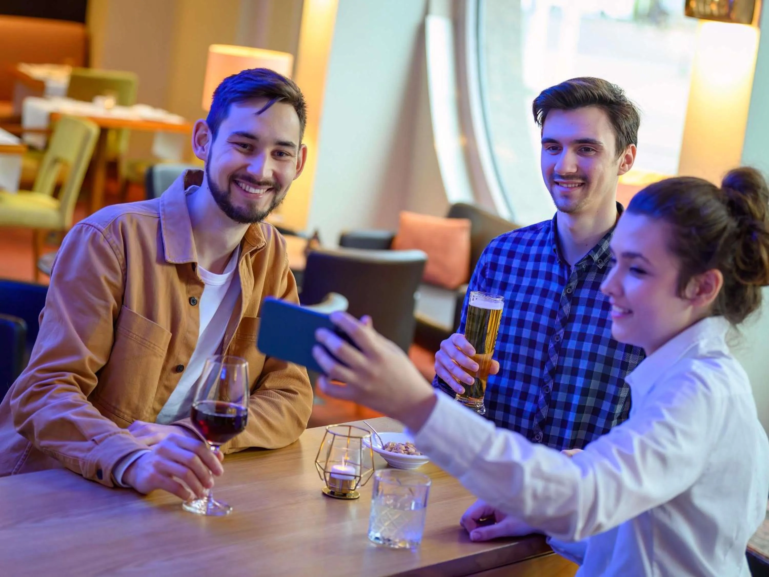 Restaurant/places to eat in Novotel Freiburg am Konzerthaus