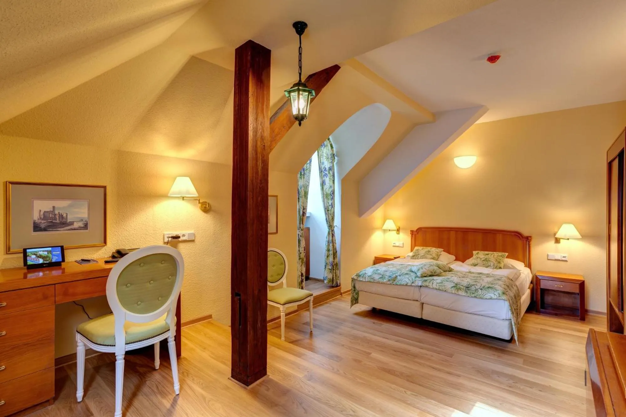 Photo of the whole room, Bed in Schloss Lübbenau