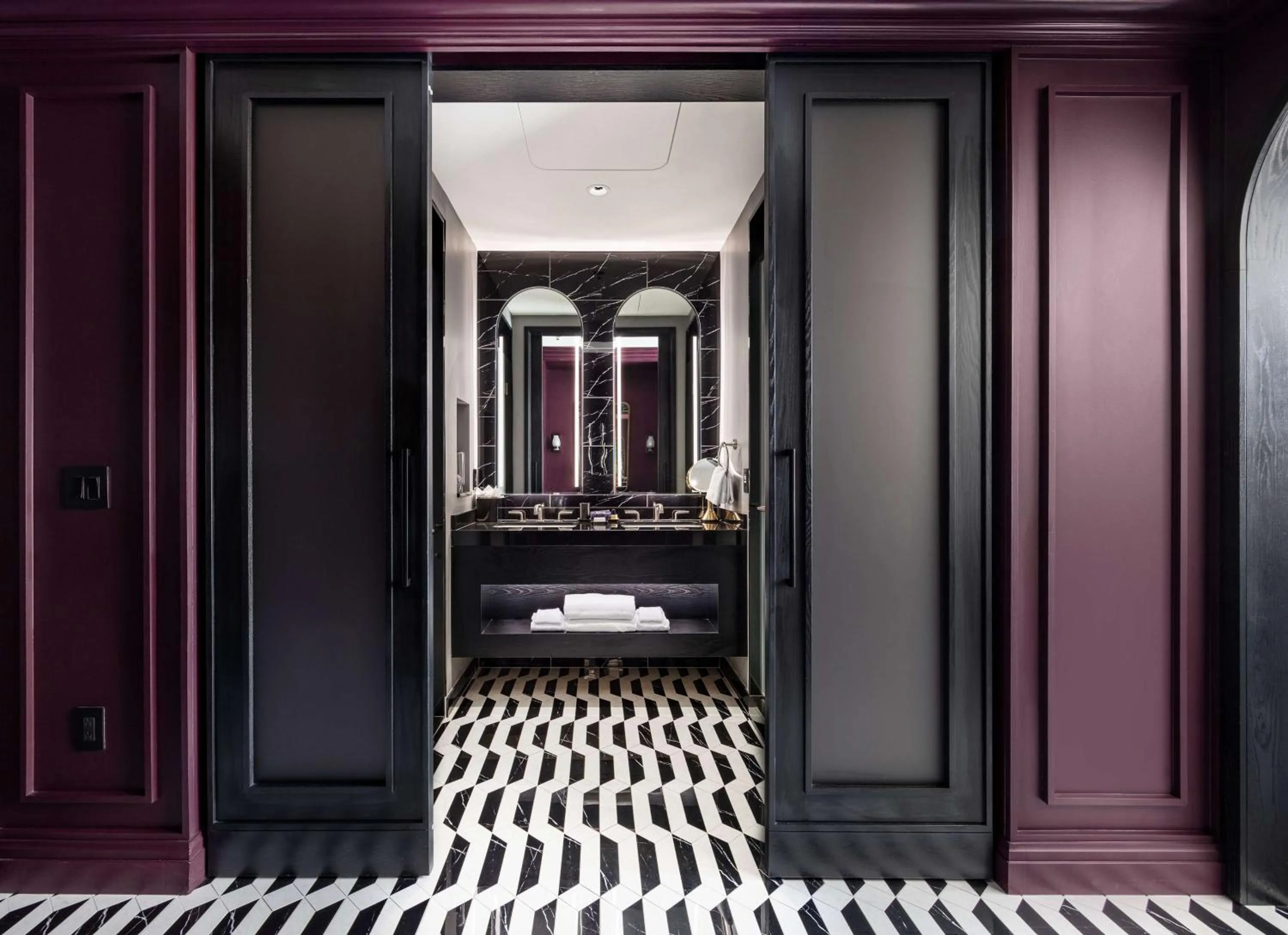 Bathroom in Daxton Hotel Birmingham, Curio Collection by Hilton
