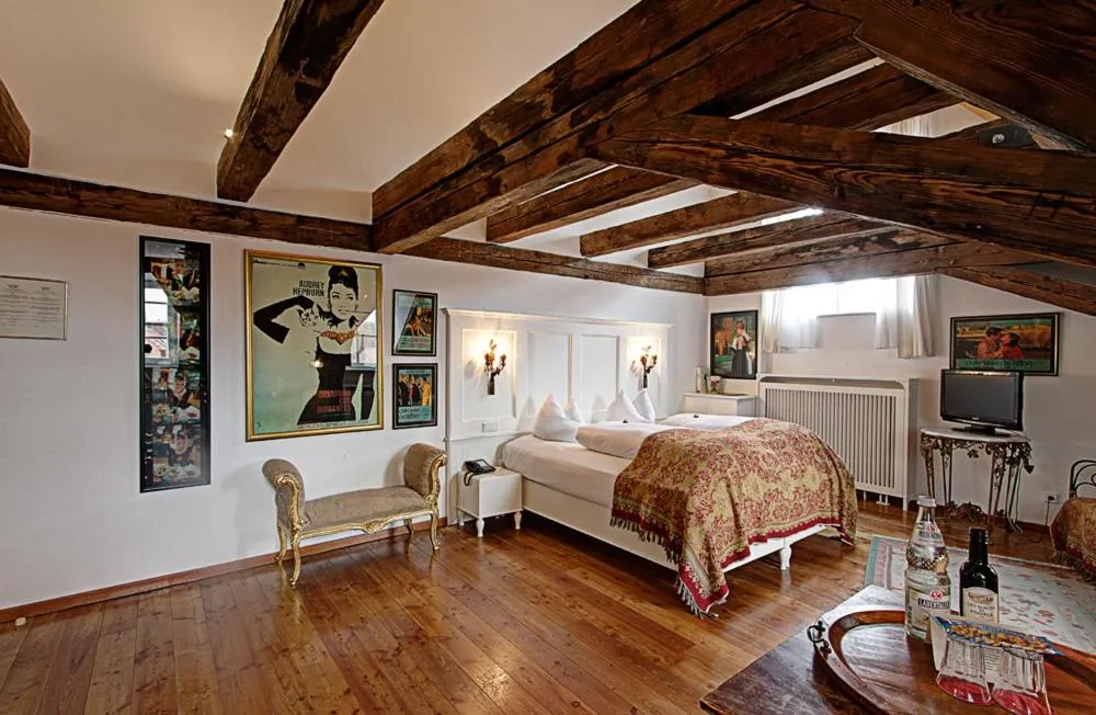 Bed in Hotel Orphée - Großes Haus