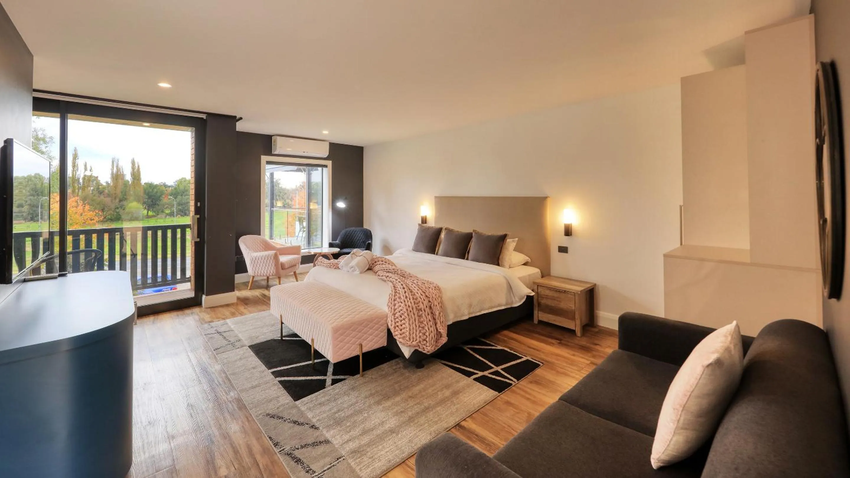 Bed in Blue Jacket Motel