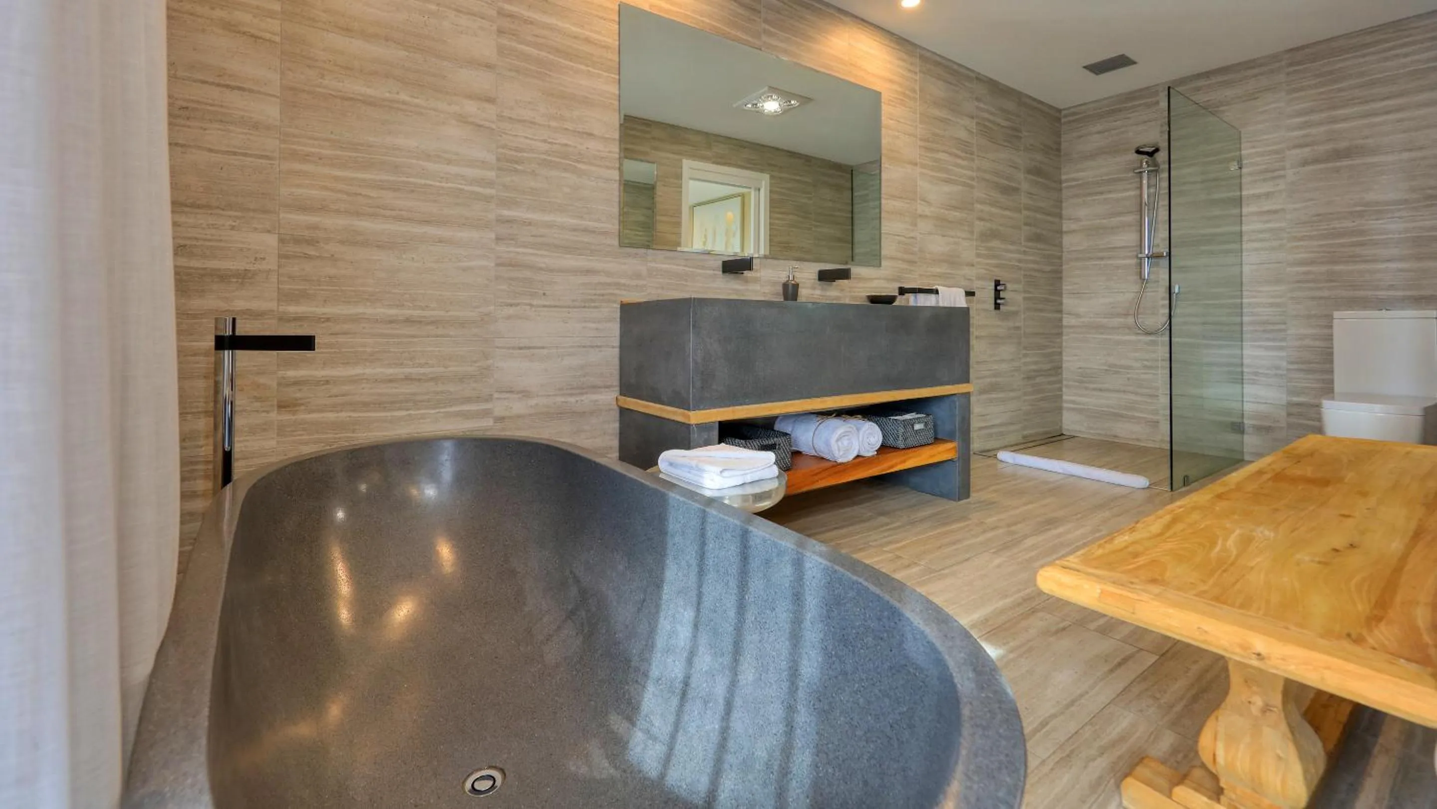 Shower in Blue Jacket Motel