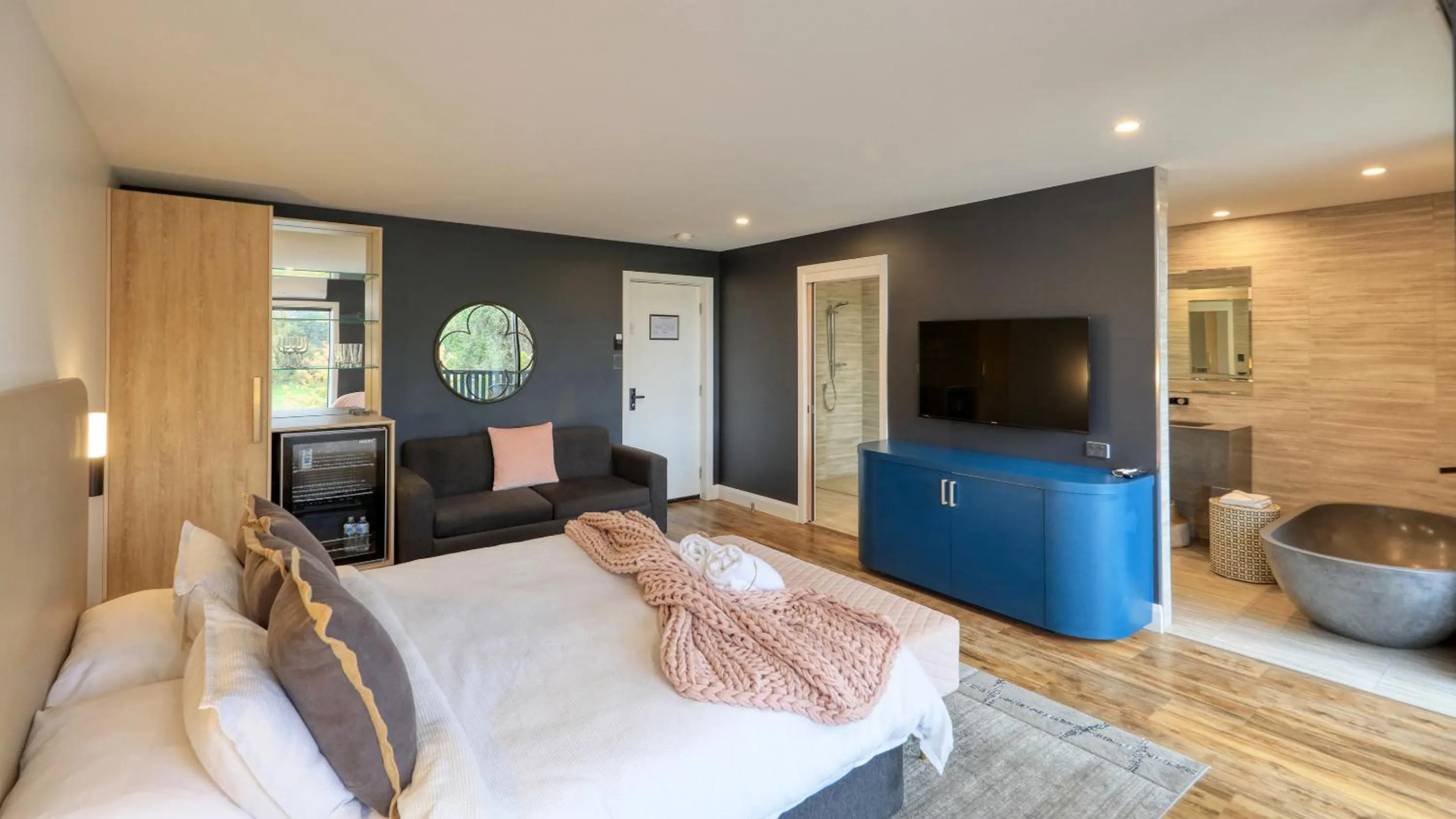 Bed in Blue Jacket Motel