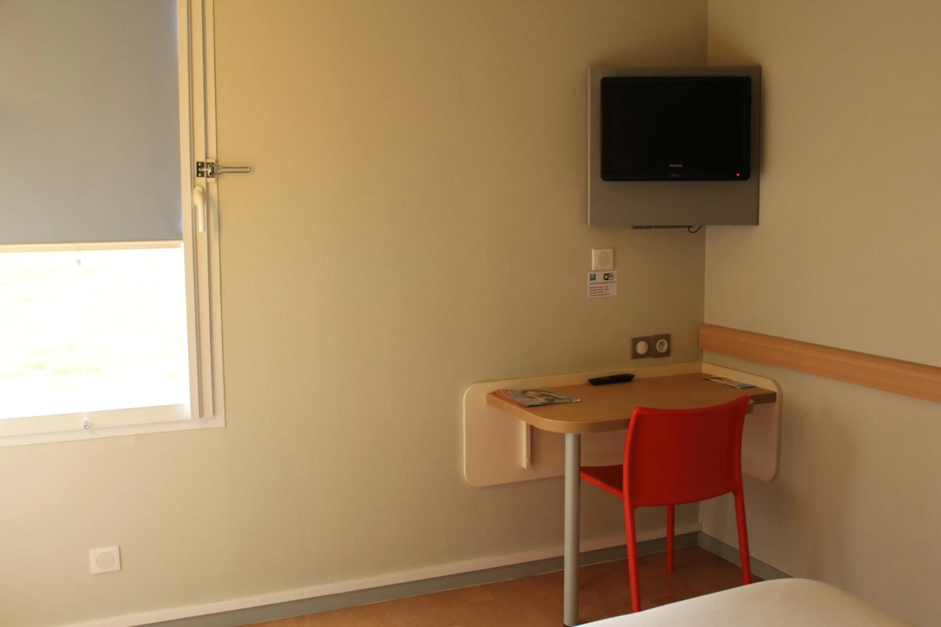 Bedroom in Hotel ibis Budget Laval