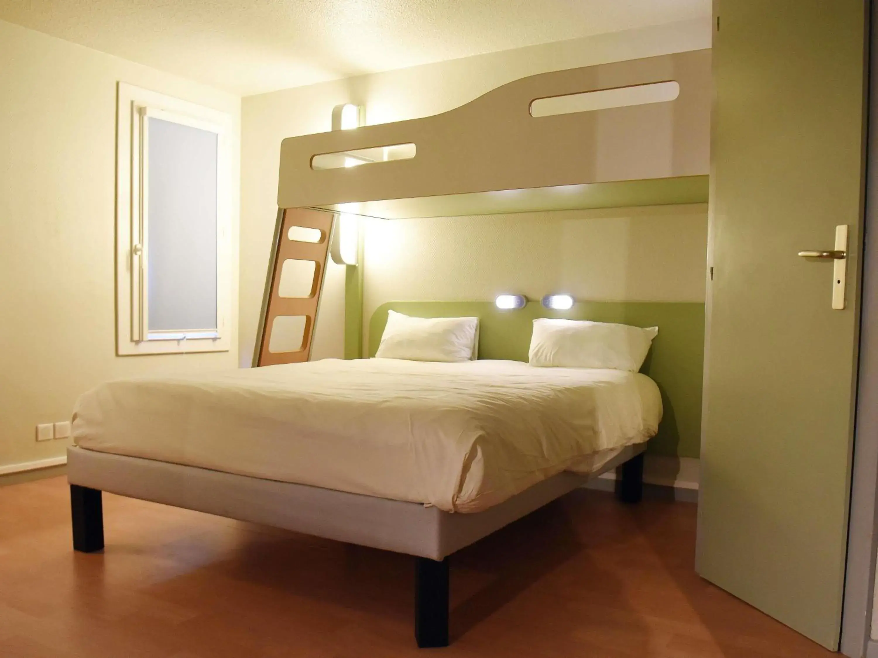 Triple Room with One Double Bed and One Bunk Bed in Hotel ibis Budget Laval Triple Room with One Double Bed and One Bunk Bed in Hotel ibis Budget Laval