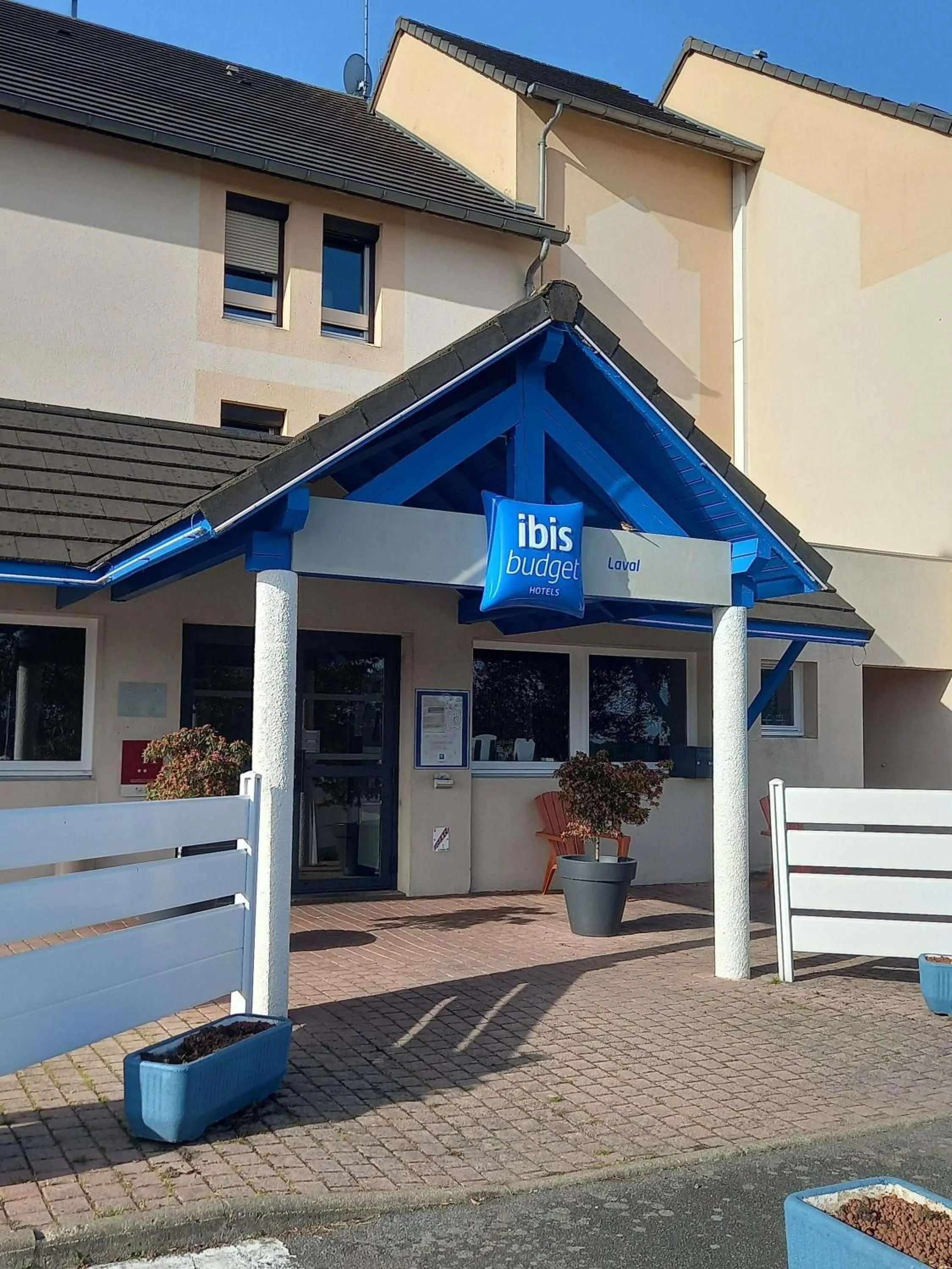 Property building in Hotel ibis Budget Laval