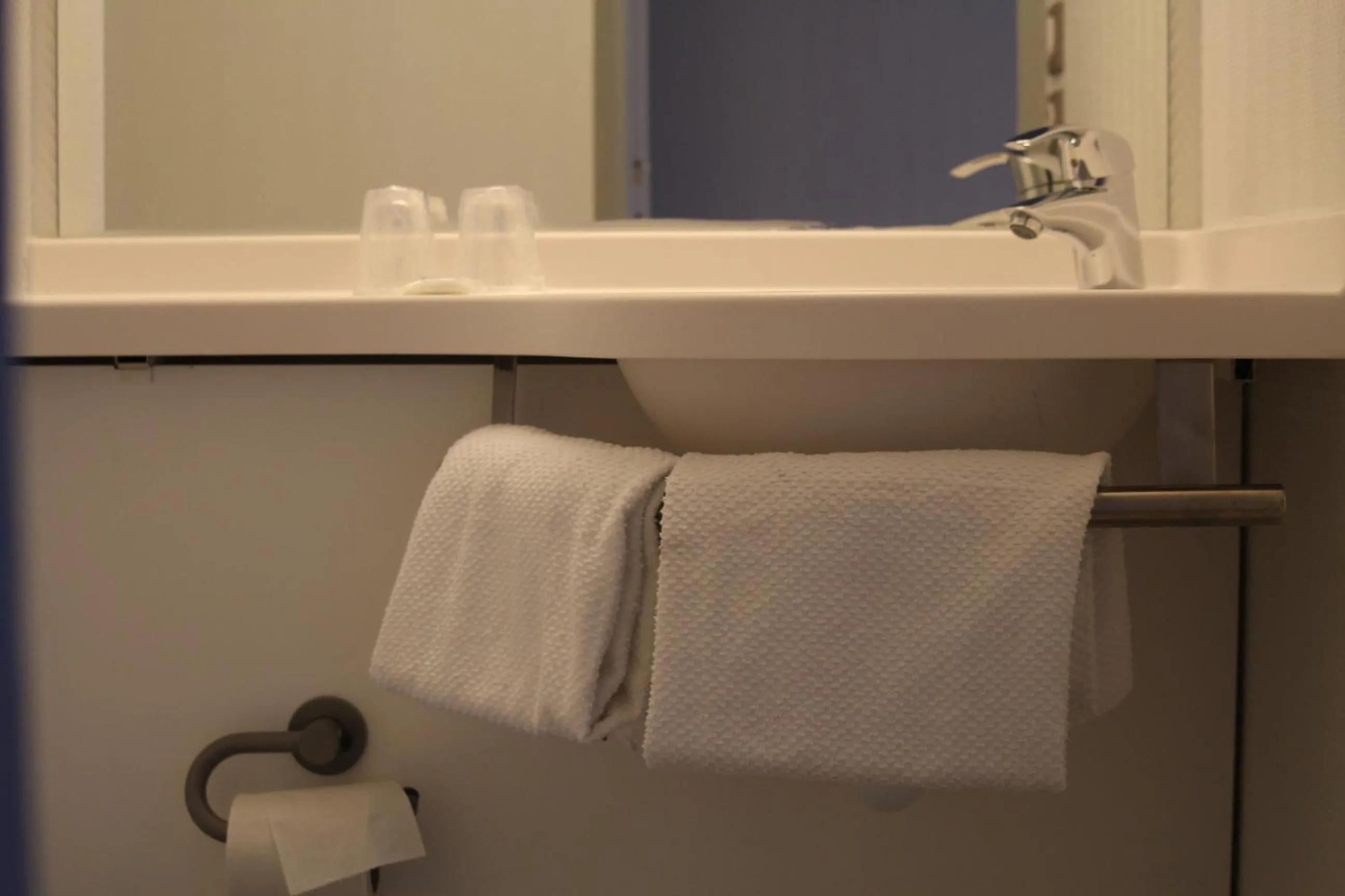 Bathroom in Hotel ibis Budget Laval