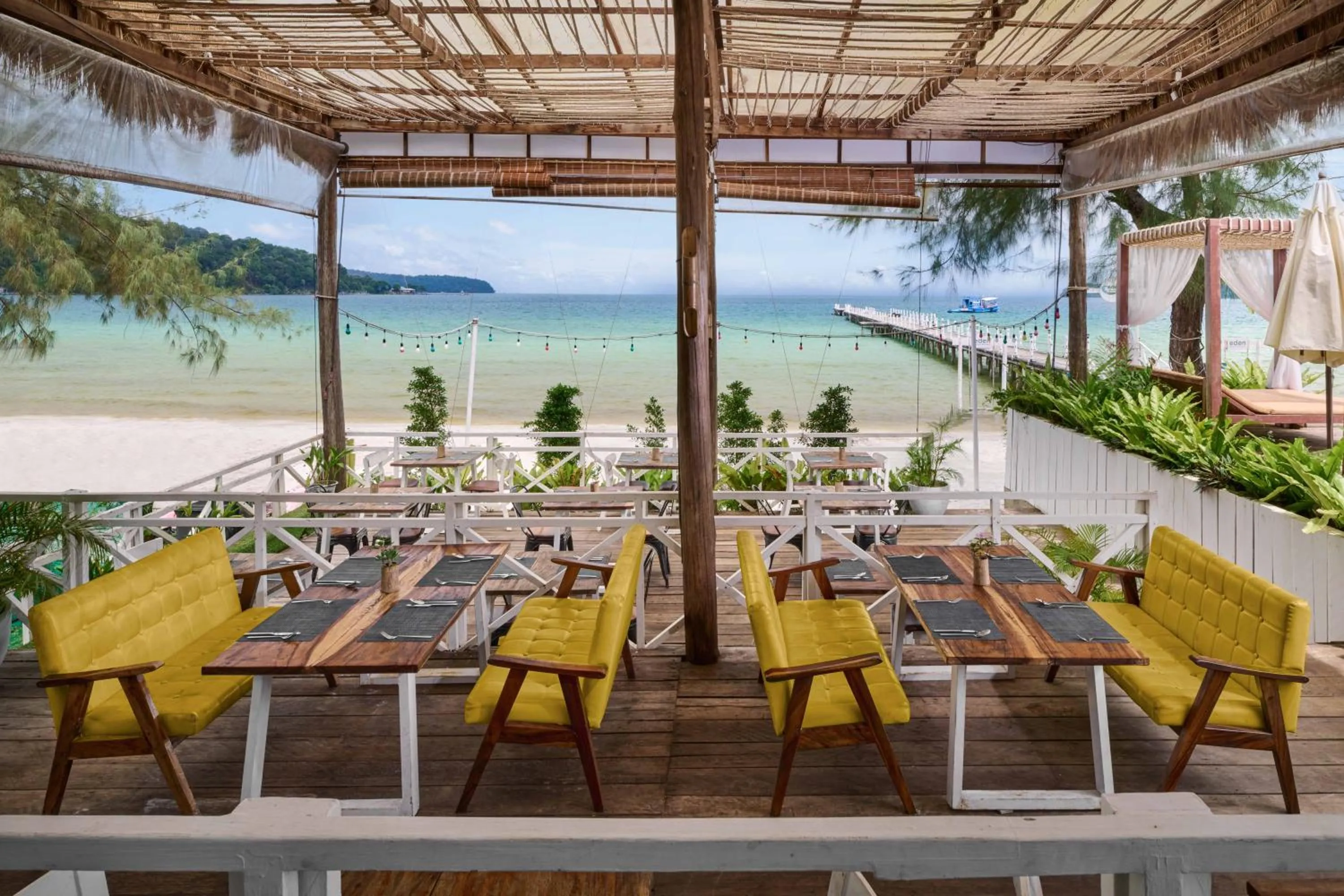 Restaurant/places to eat in Eden Beach Resort by EHM