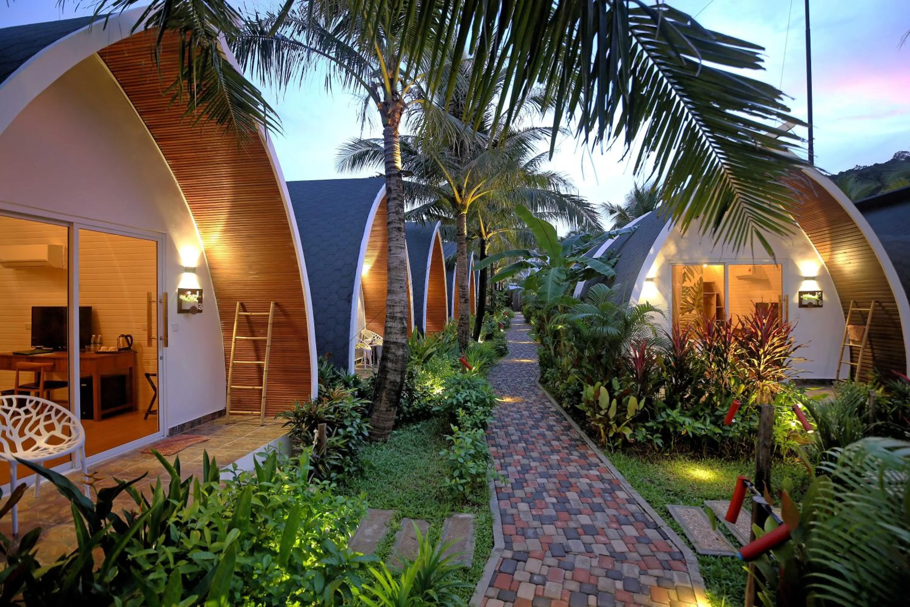 Facade/entrance in Eden Beach Resort by EHM