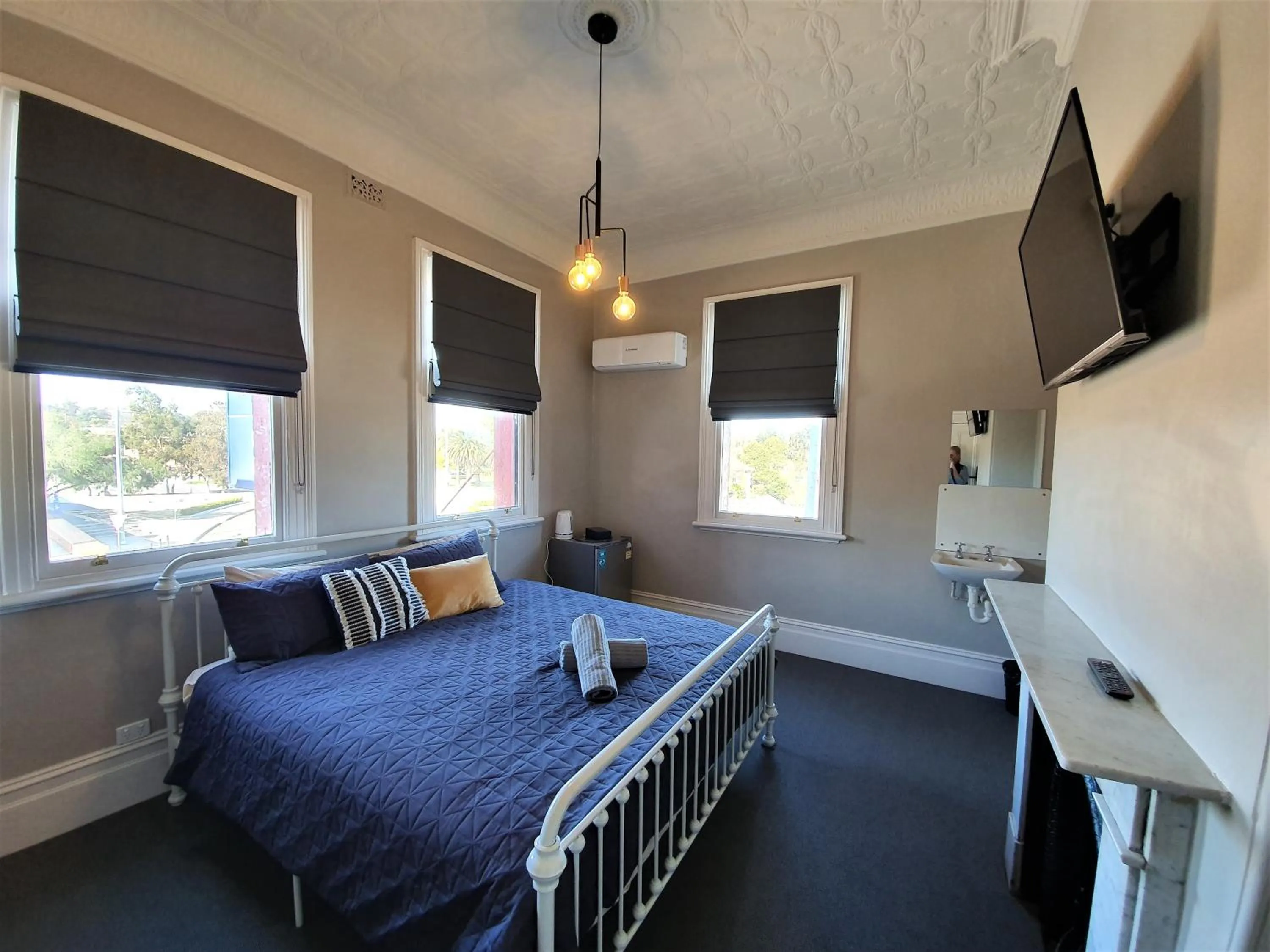 Bed in The Royal Hotel