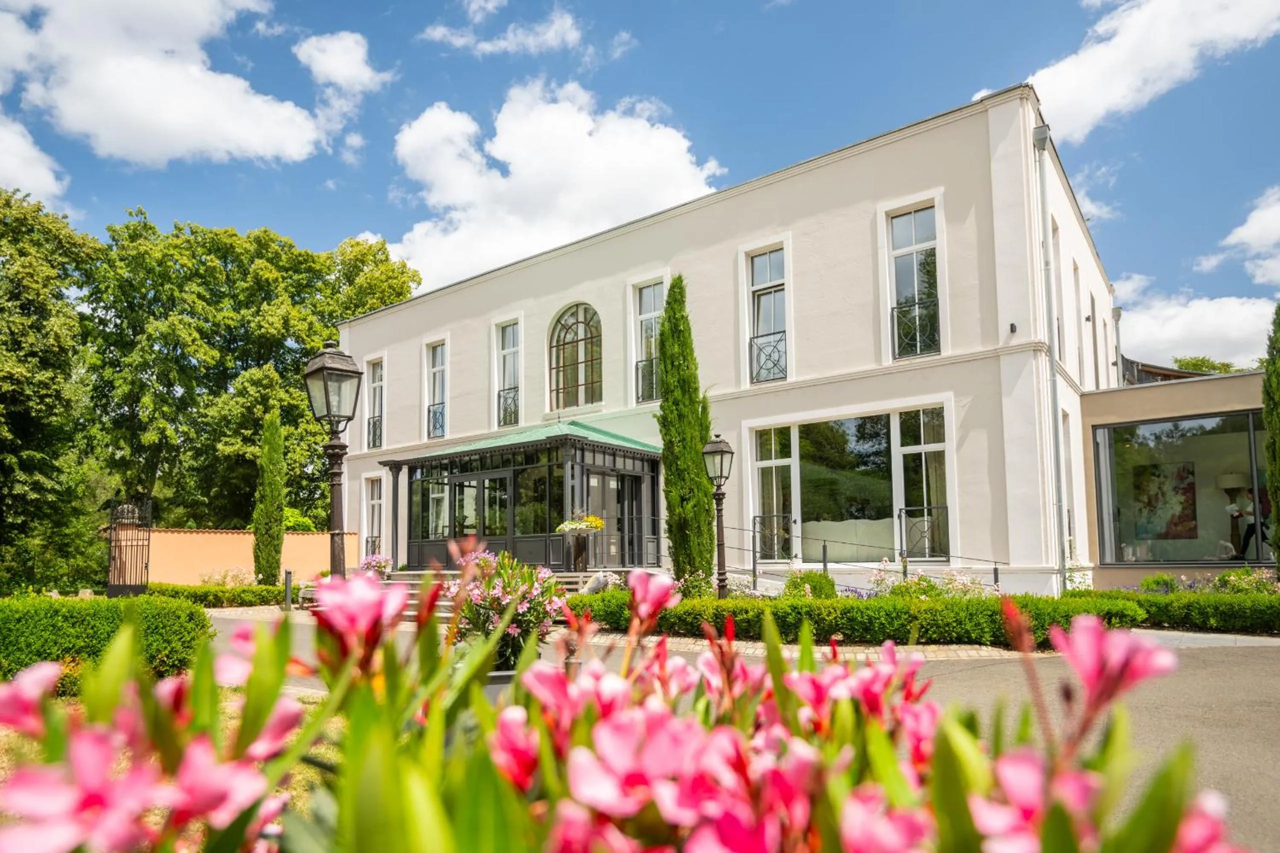 Property building in Bollants SPA im Park, Autograph Collection