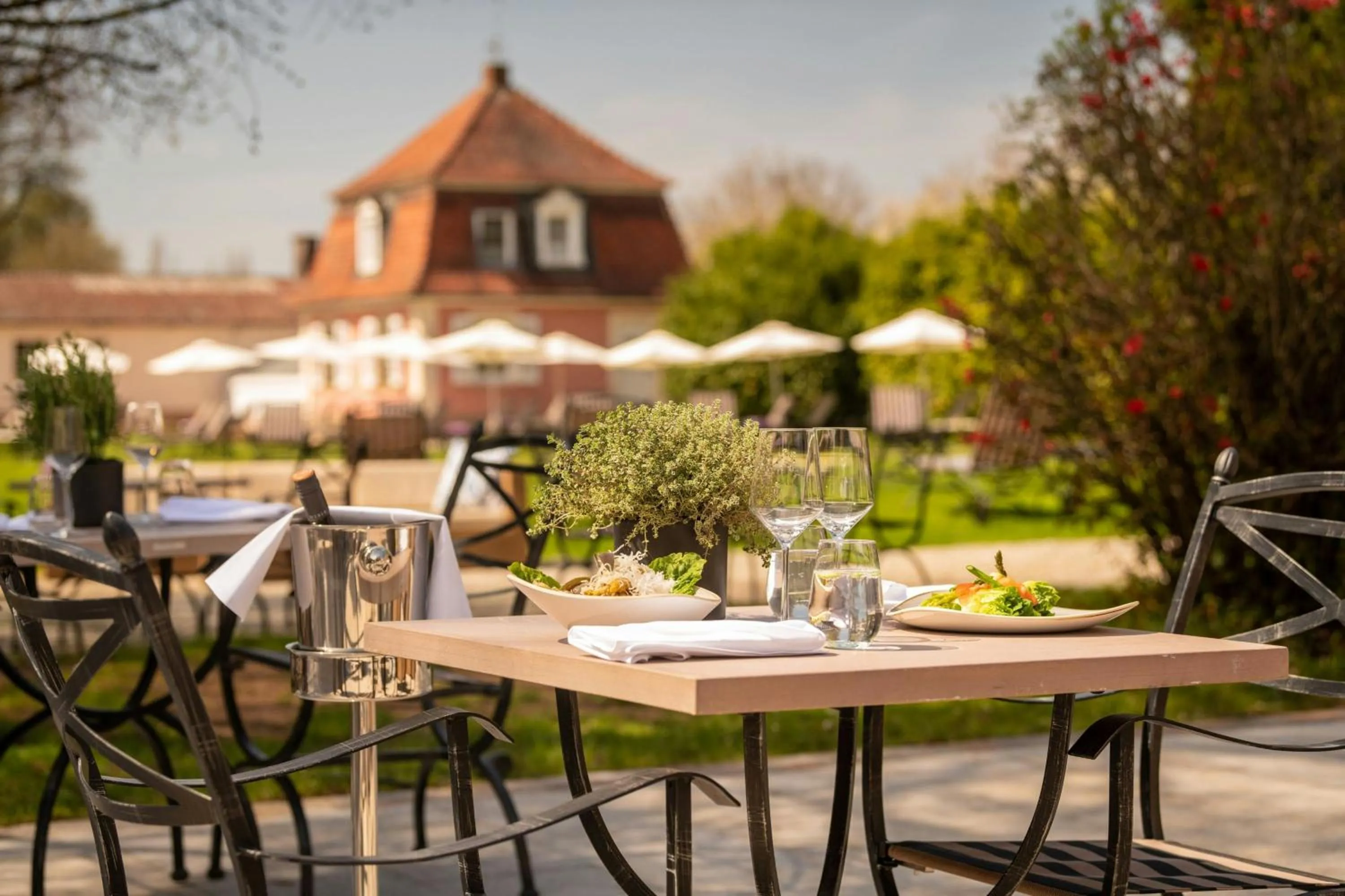 Restaurant/places to eat in Bollants SPA im Park, Autograph Collection