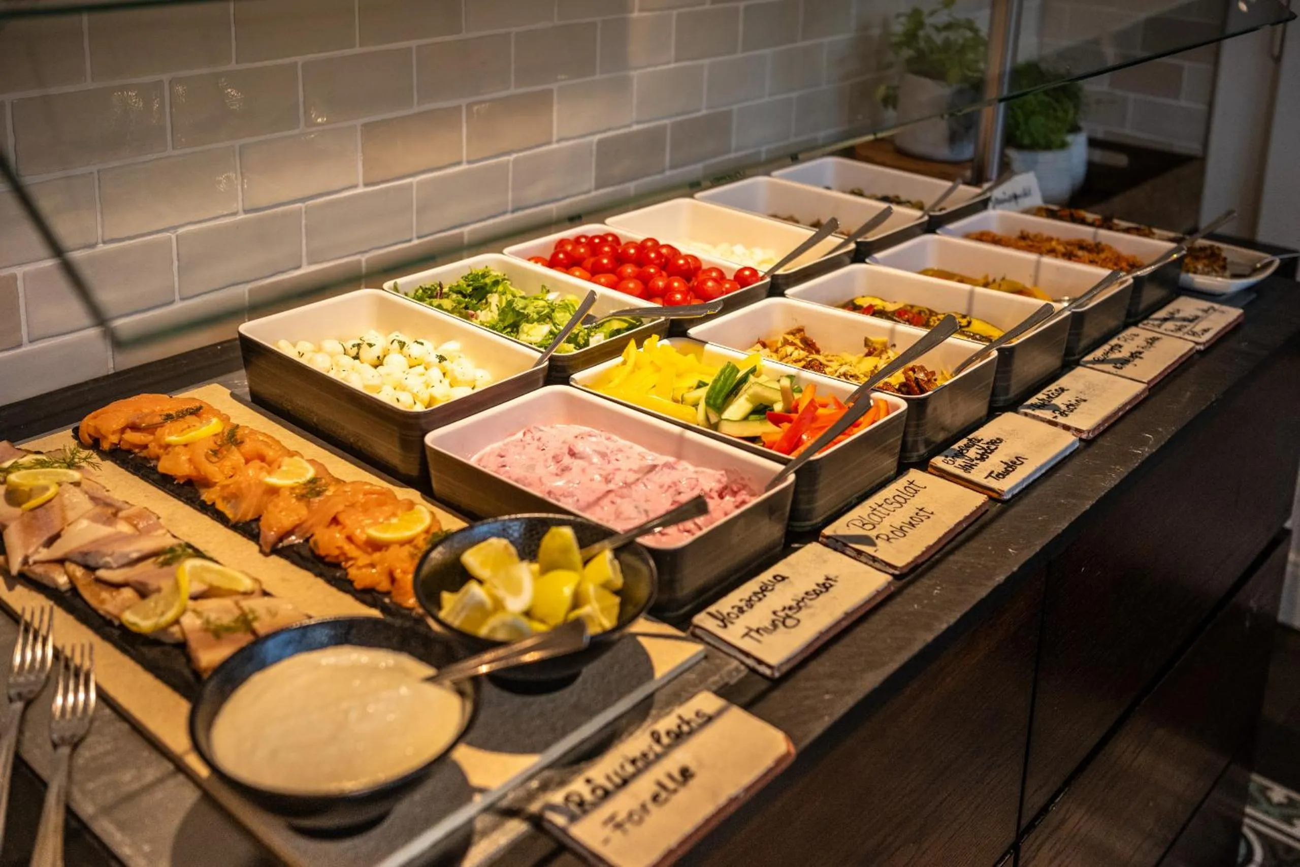 Restaurant/places to eat in Bollants SPA im Park, Autograph Collection