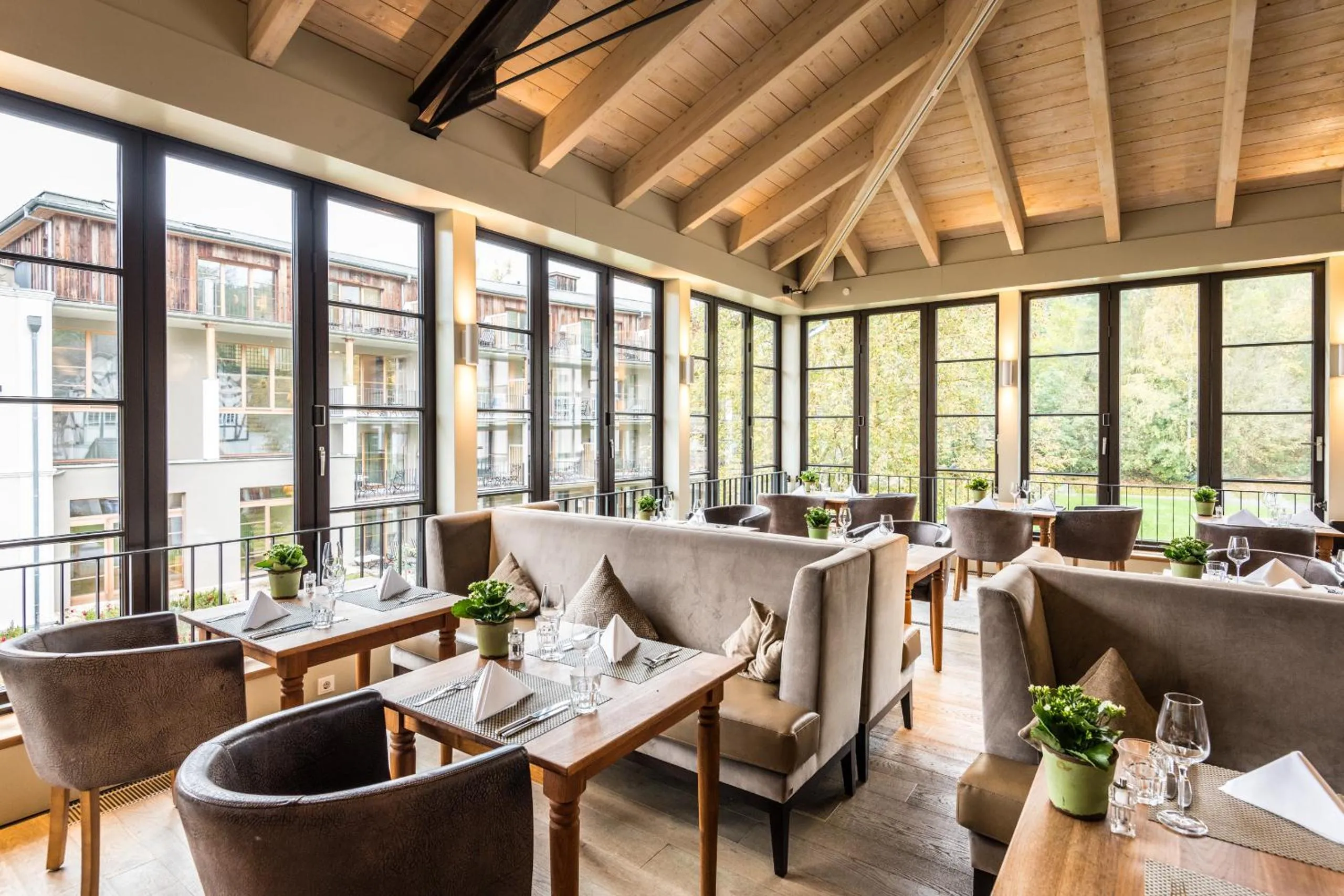 Restaurant/places to eat in Bollants SPA im Park, Autograph Collection