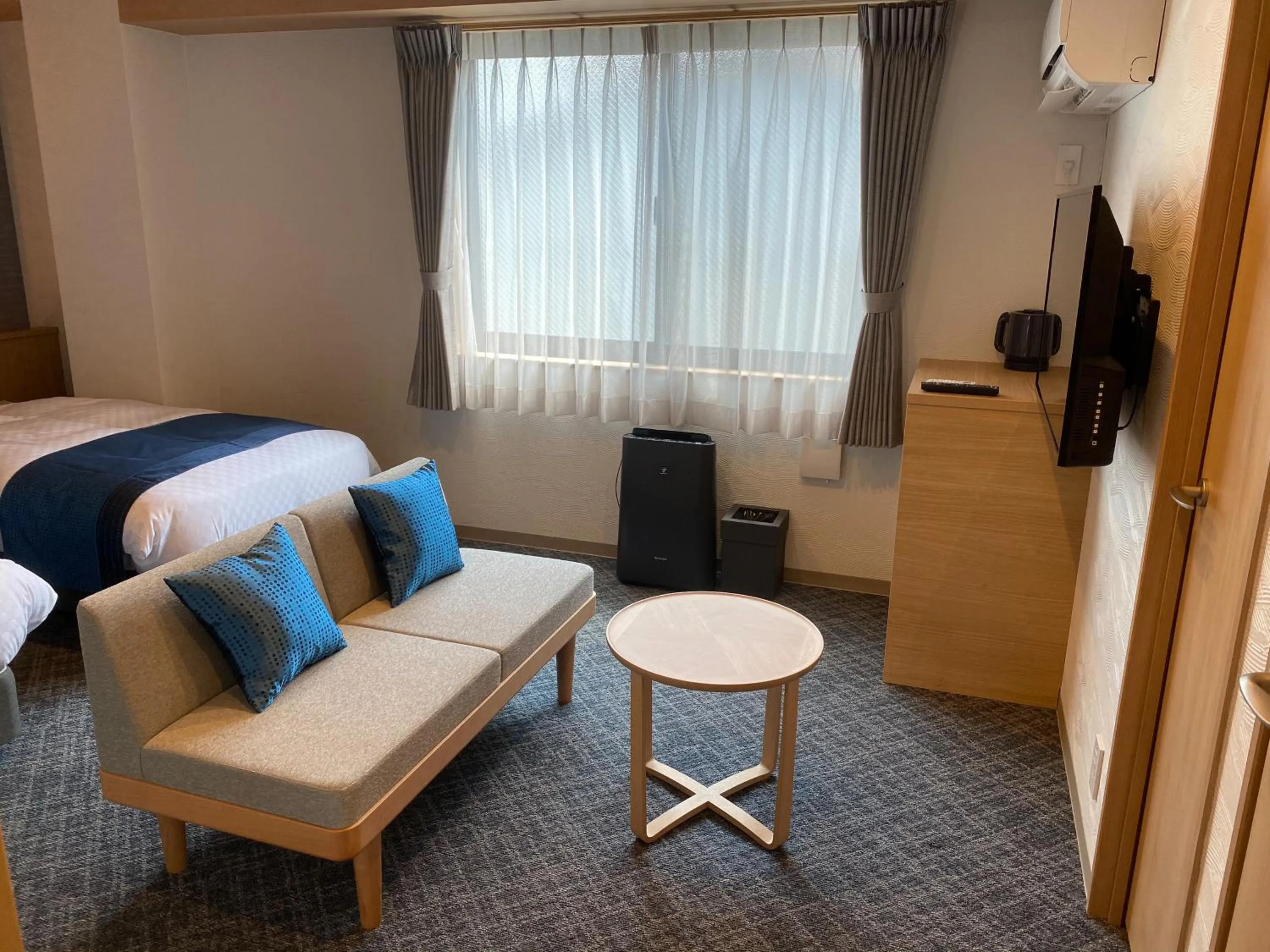 Photo of the whole room in Rinn Niomon