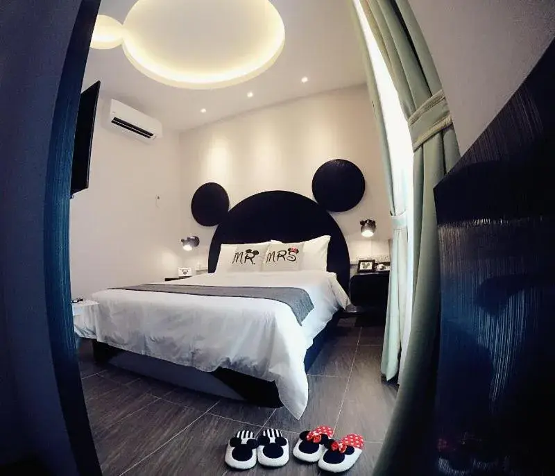 Deluxe Queen Room in The Tree Hotel Deluxe Queen Room in The Tree Hotel