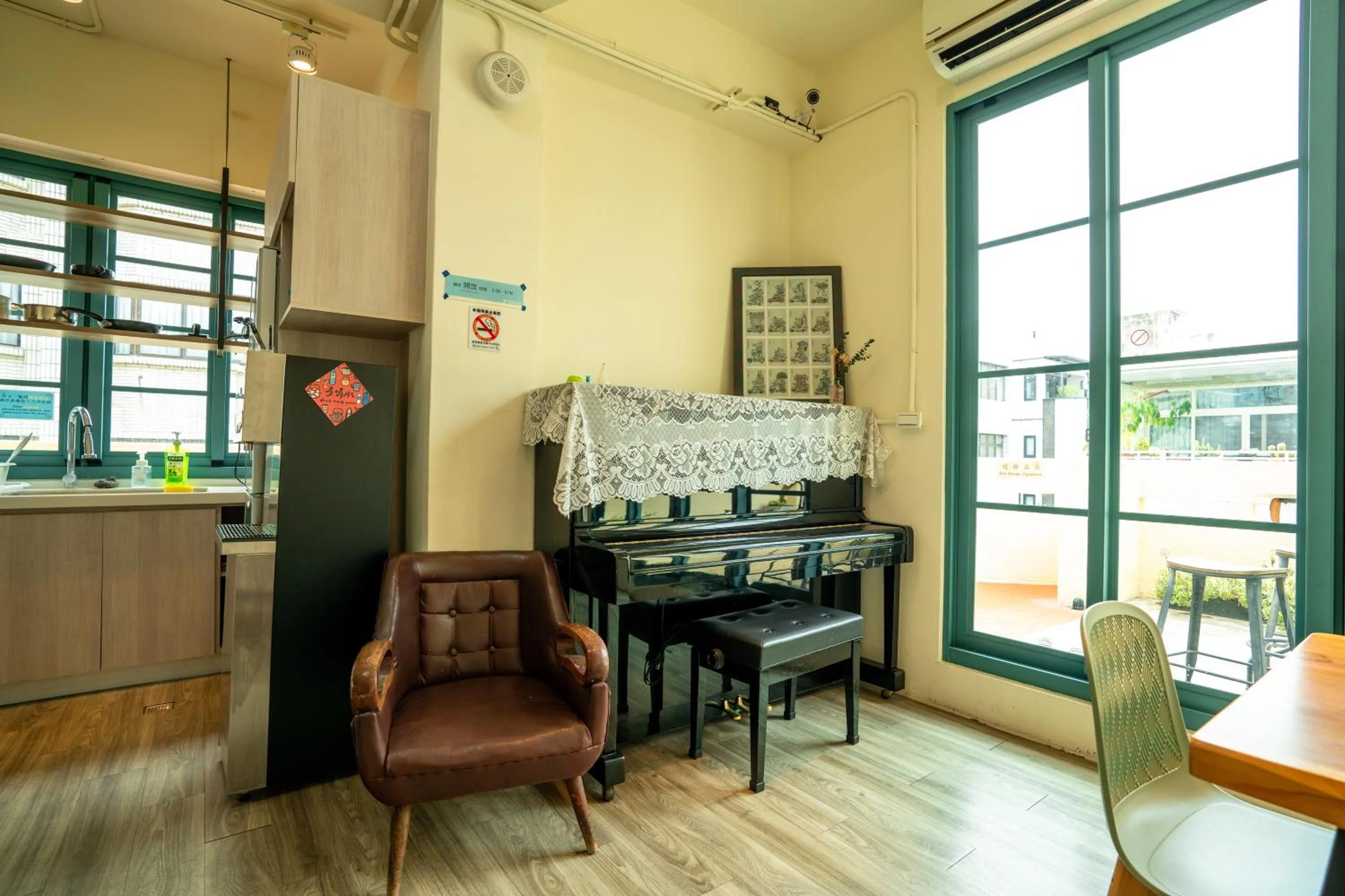 Kitchen or kitchenette in Funtime Hostel