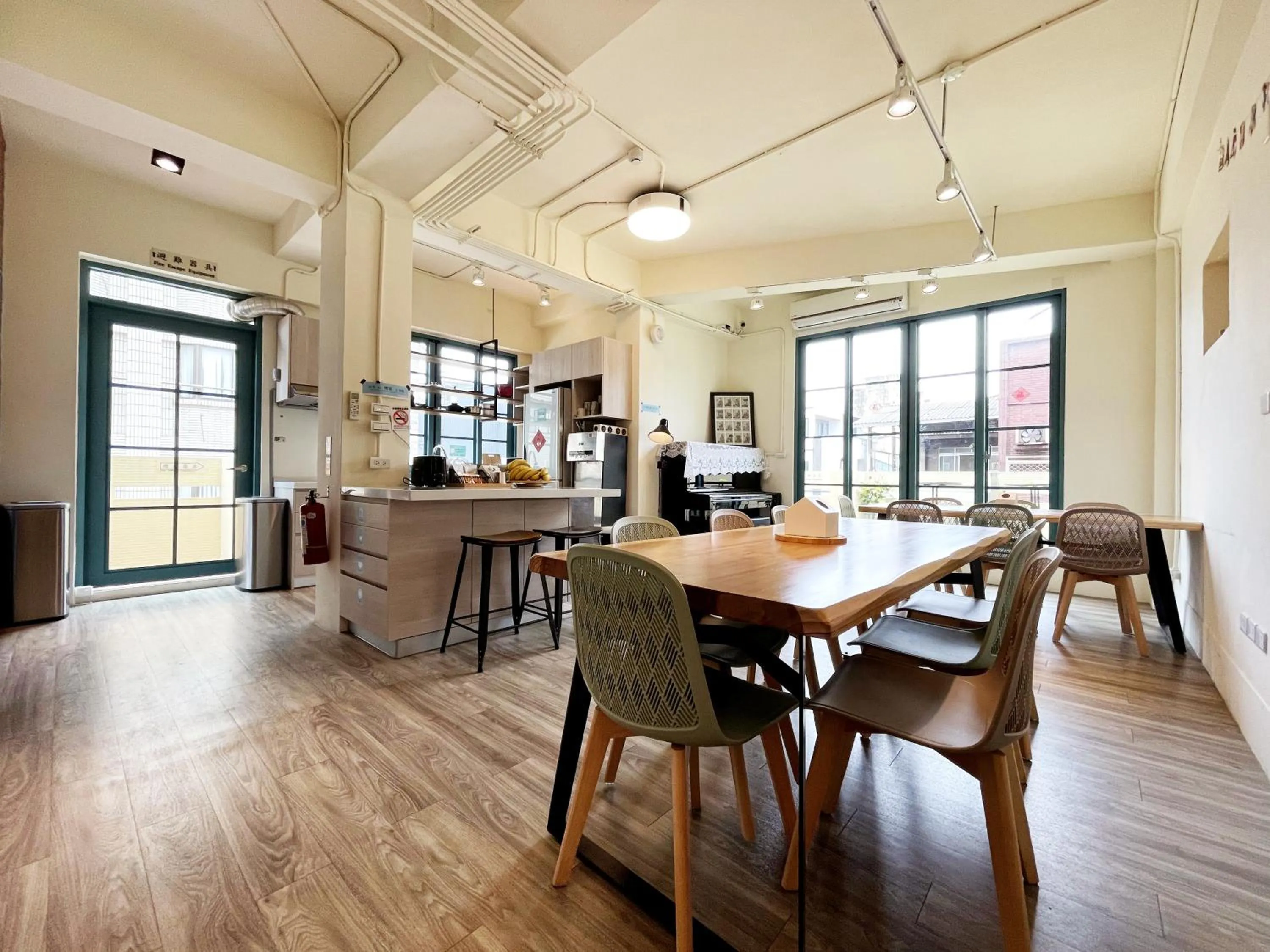 Kitchen or kitchenette in Funtime Hostel