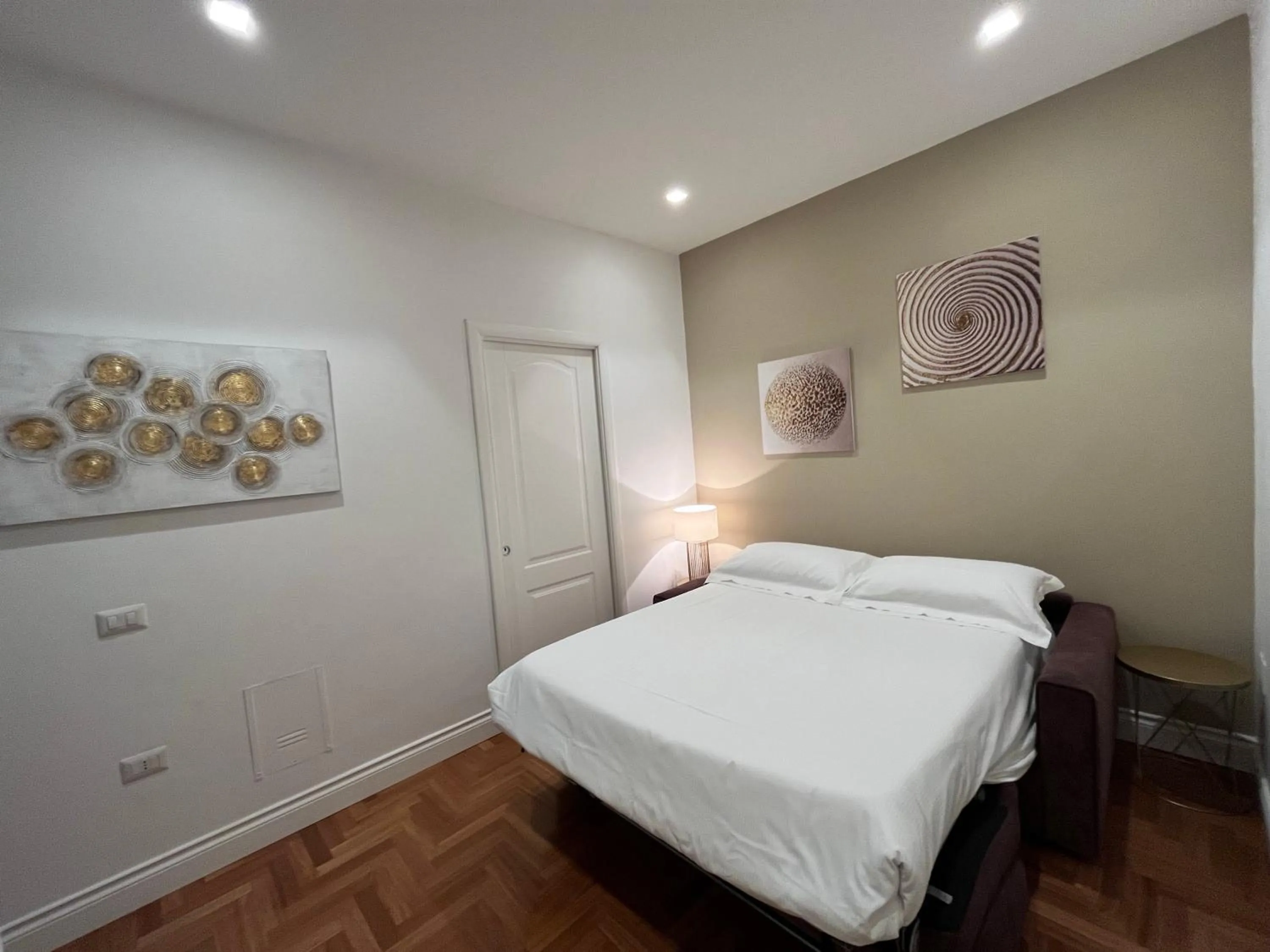 Bed in B&B Villa Sant'Elmo con parcheggio interno