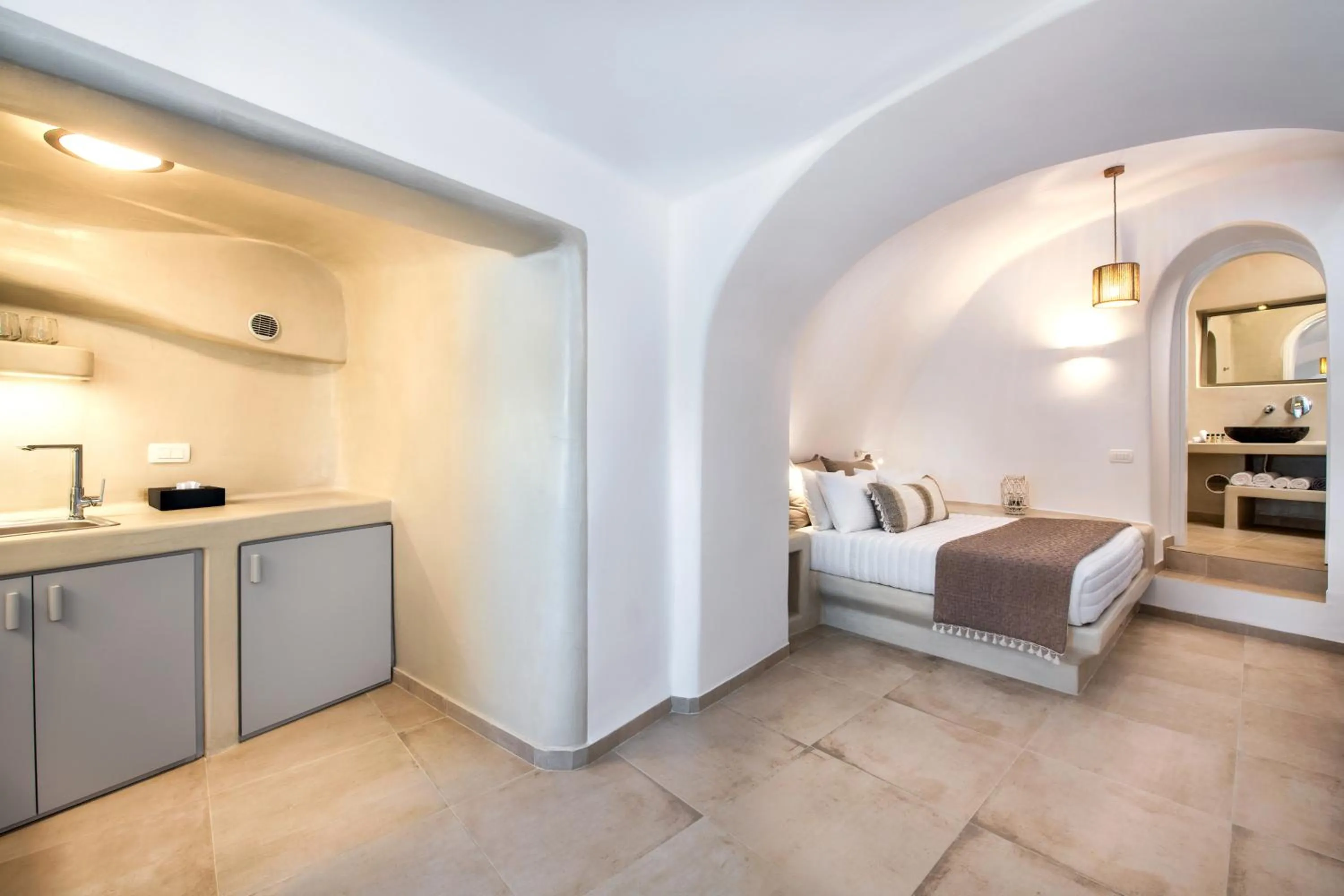 Bedroom, Bed in Hill Suites