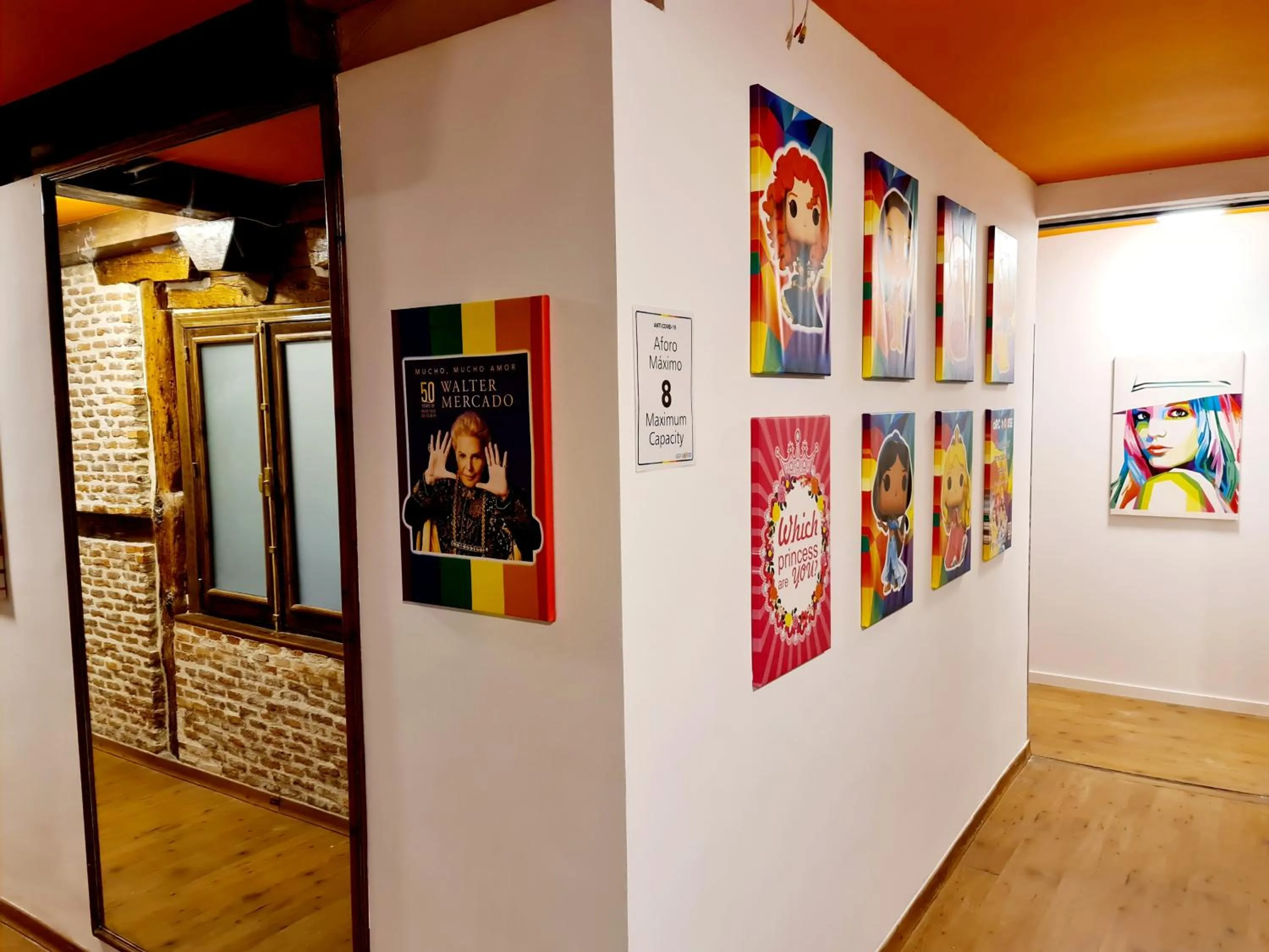 Communal lounge/ TV room in Arc House Madrid - Puerta del Sol Only Adults