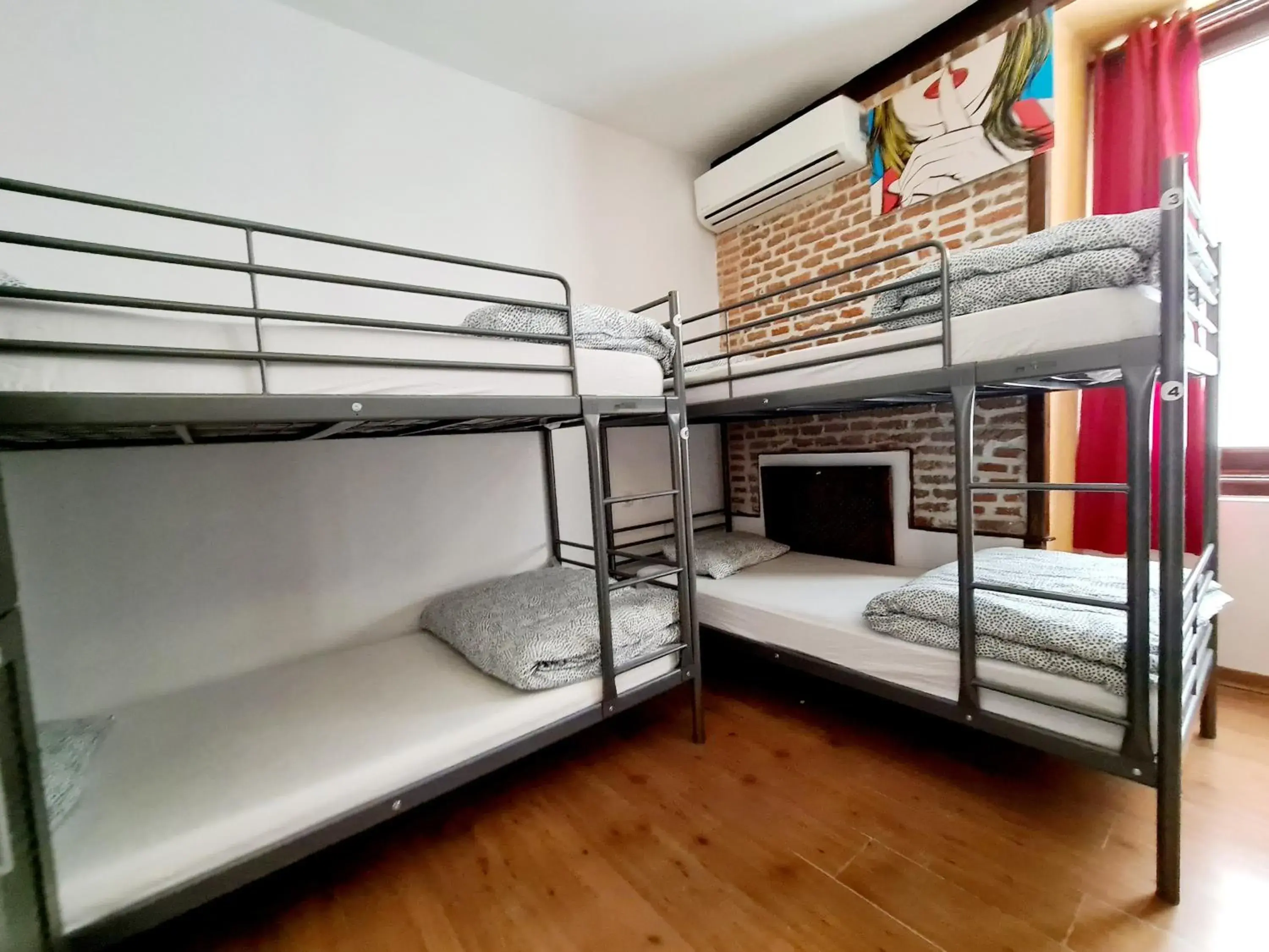 Single Bed in Female Dormitory Room in Arc House Madrid - Puerta del Sol Only Adults Single Bed in Female Dormitory Room in Arc House Madrid - Puerta del Sol Only Adults