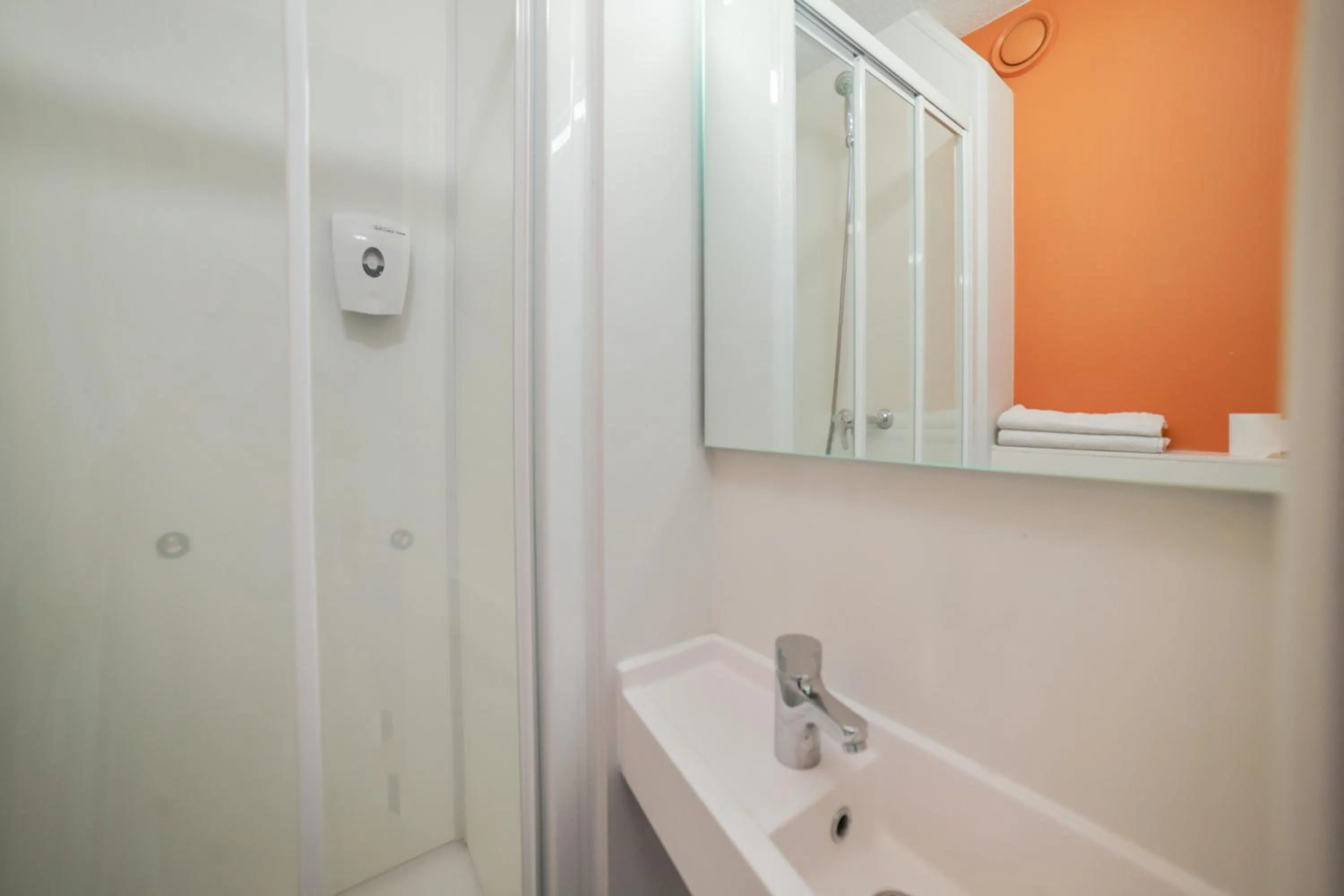 Bathroom in Premiere Classe Troyes Sud - Parc St Thibault - Buchères