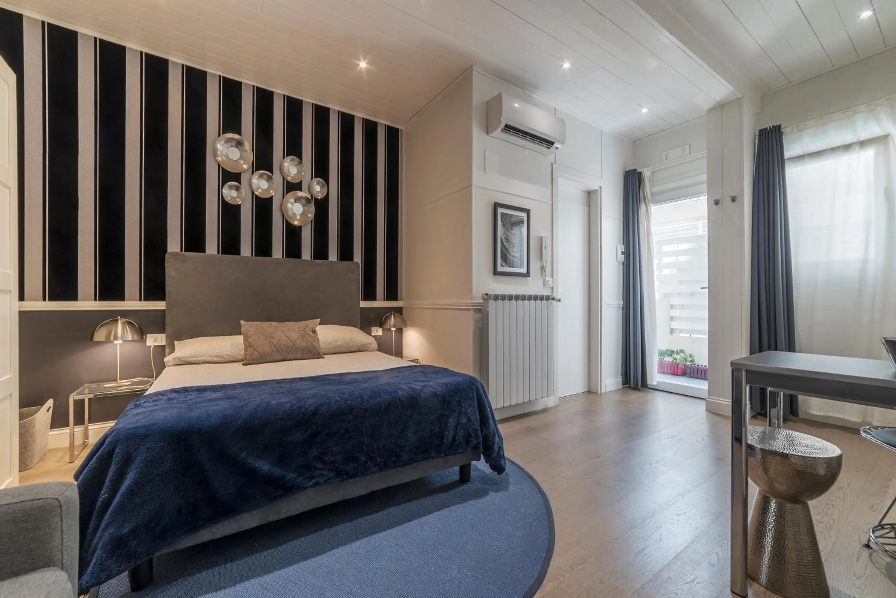 Bed in Scala Santa & Laterano Open Space