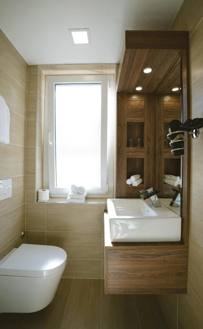 Bathroom in Hotel Römerhof