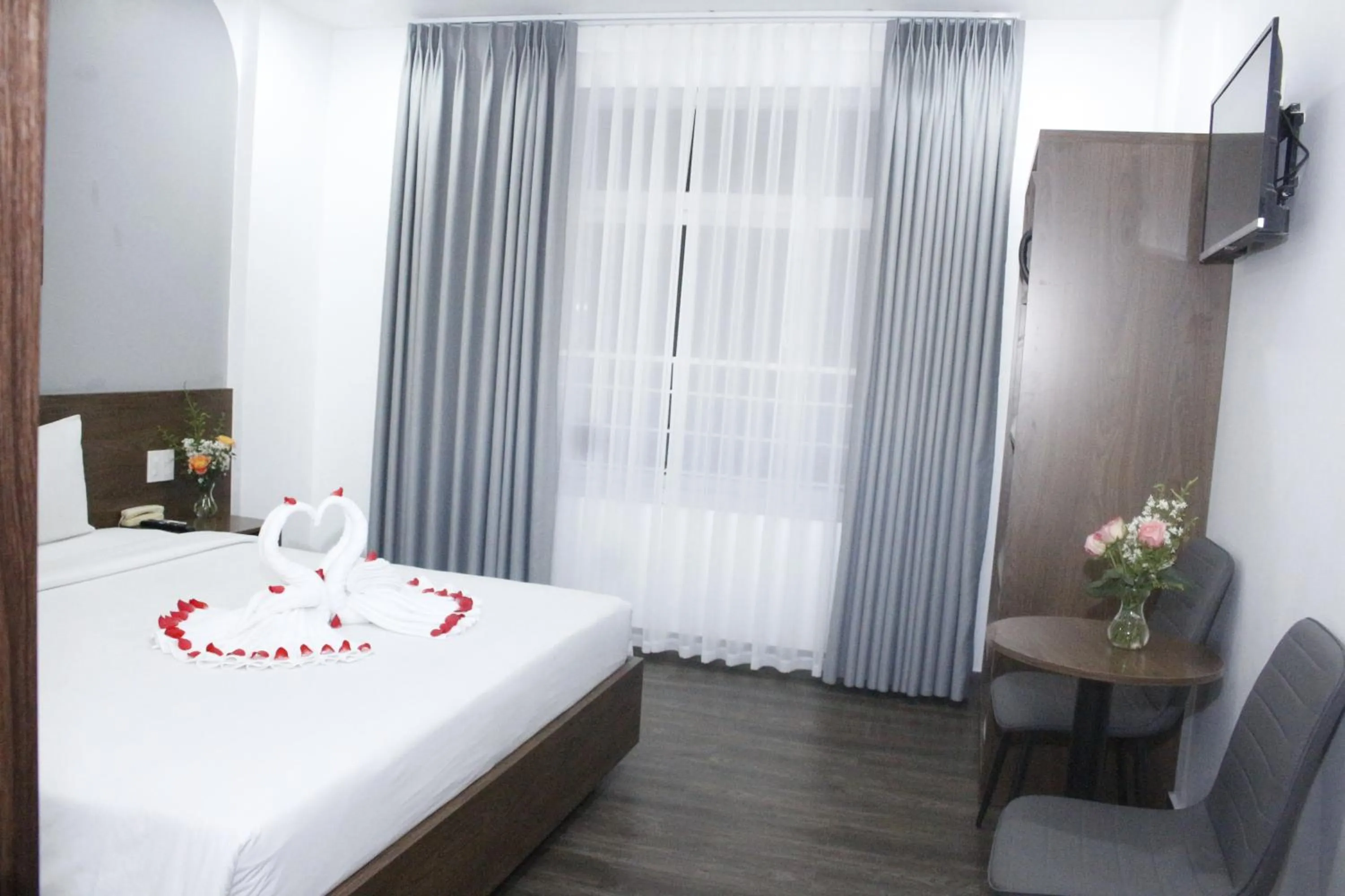 TV and multimedia, Bed in Hue Royal Hotel