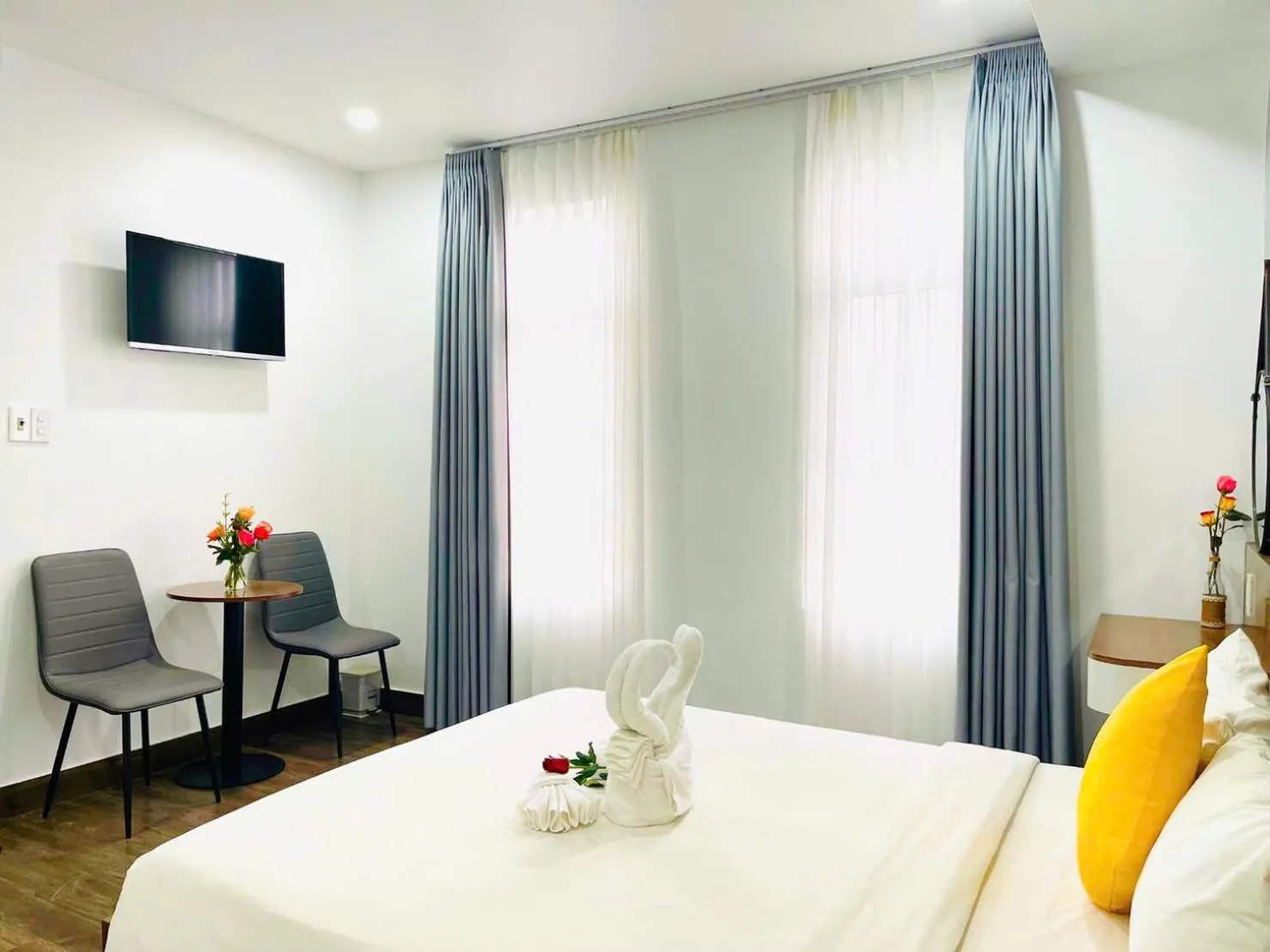 Photo of the whole room, Bed in Hue Royal Hotel