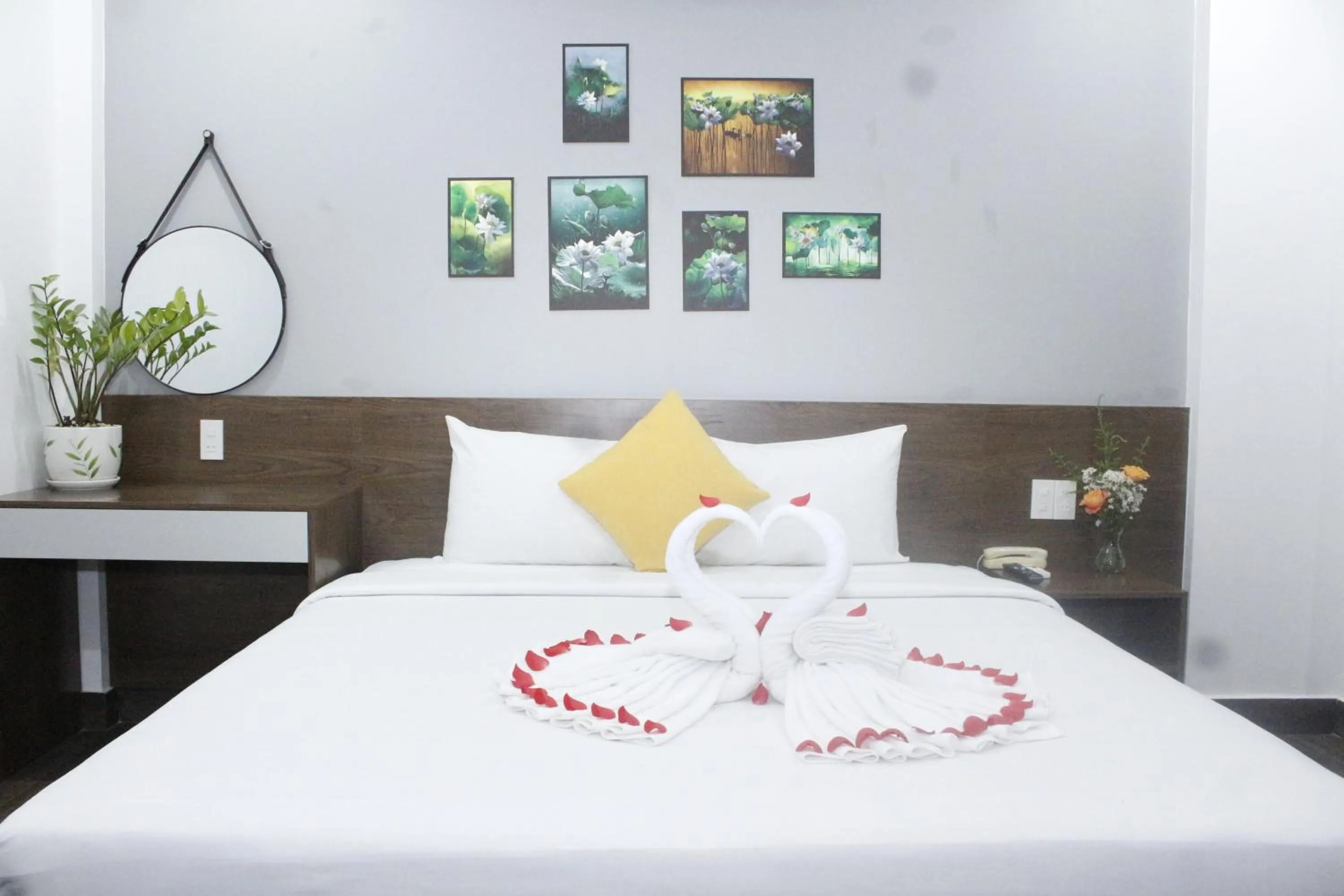 Bed in Hue Royal Hotel