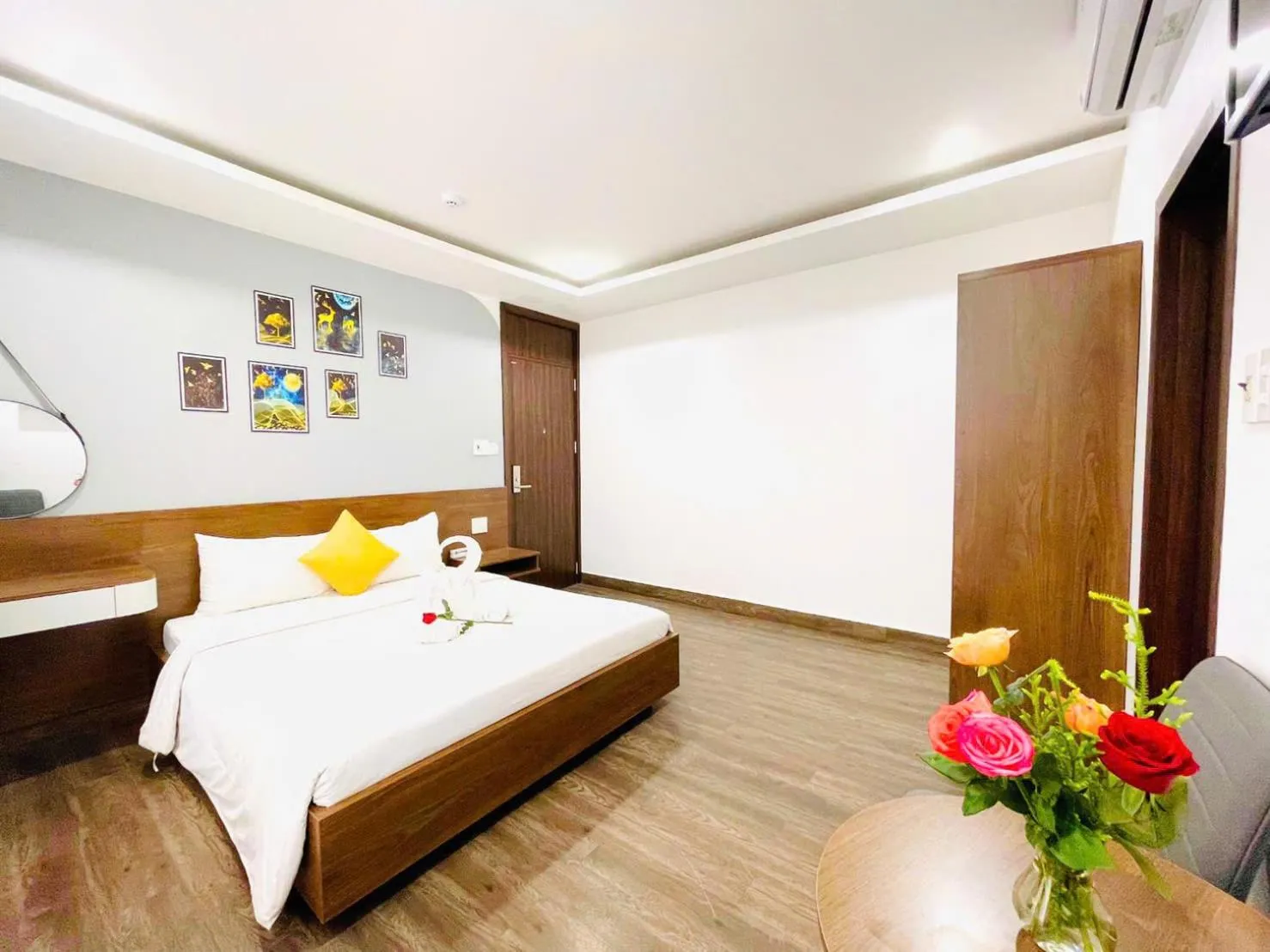 Bedroom, Bed in Hue Royal Hotel