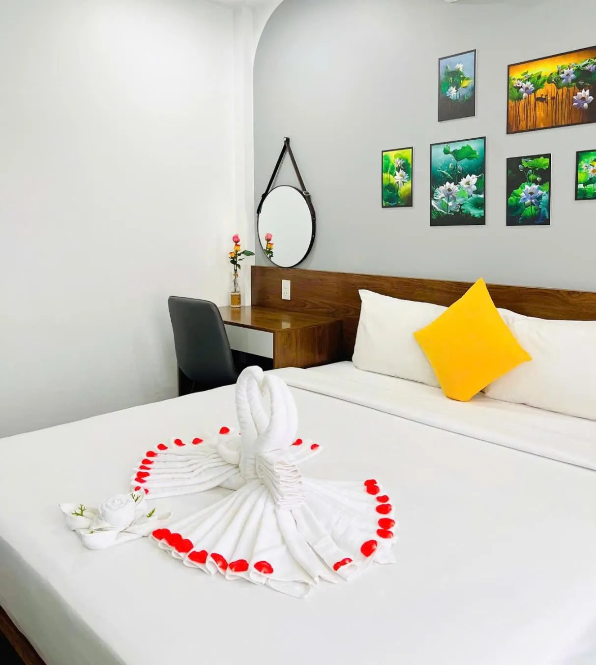 Bed in Hue Royal Hotel