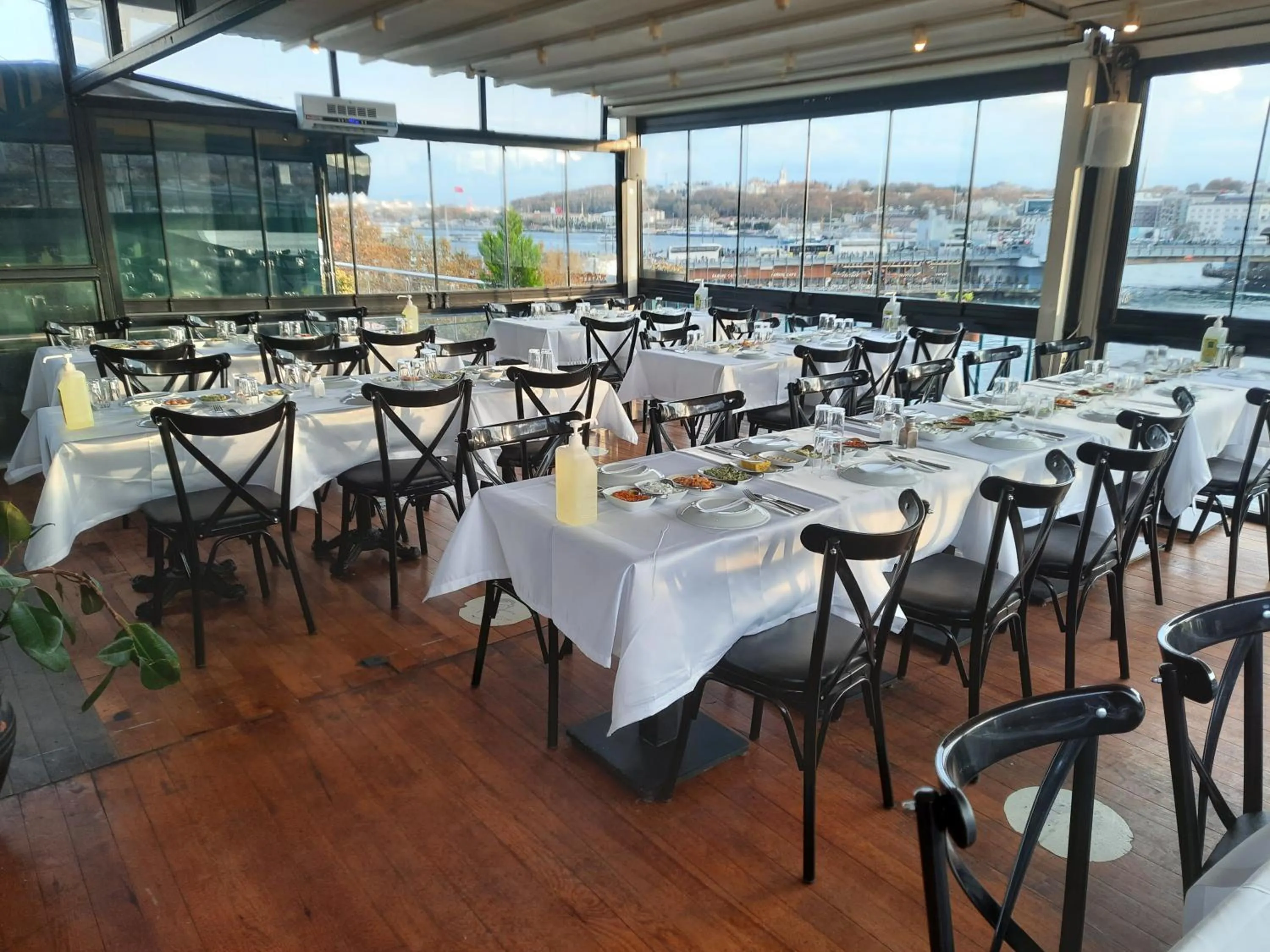 Restaurant/places to eat in Fanus Suites Karaköy