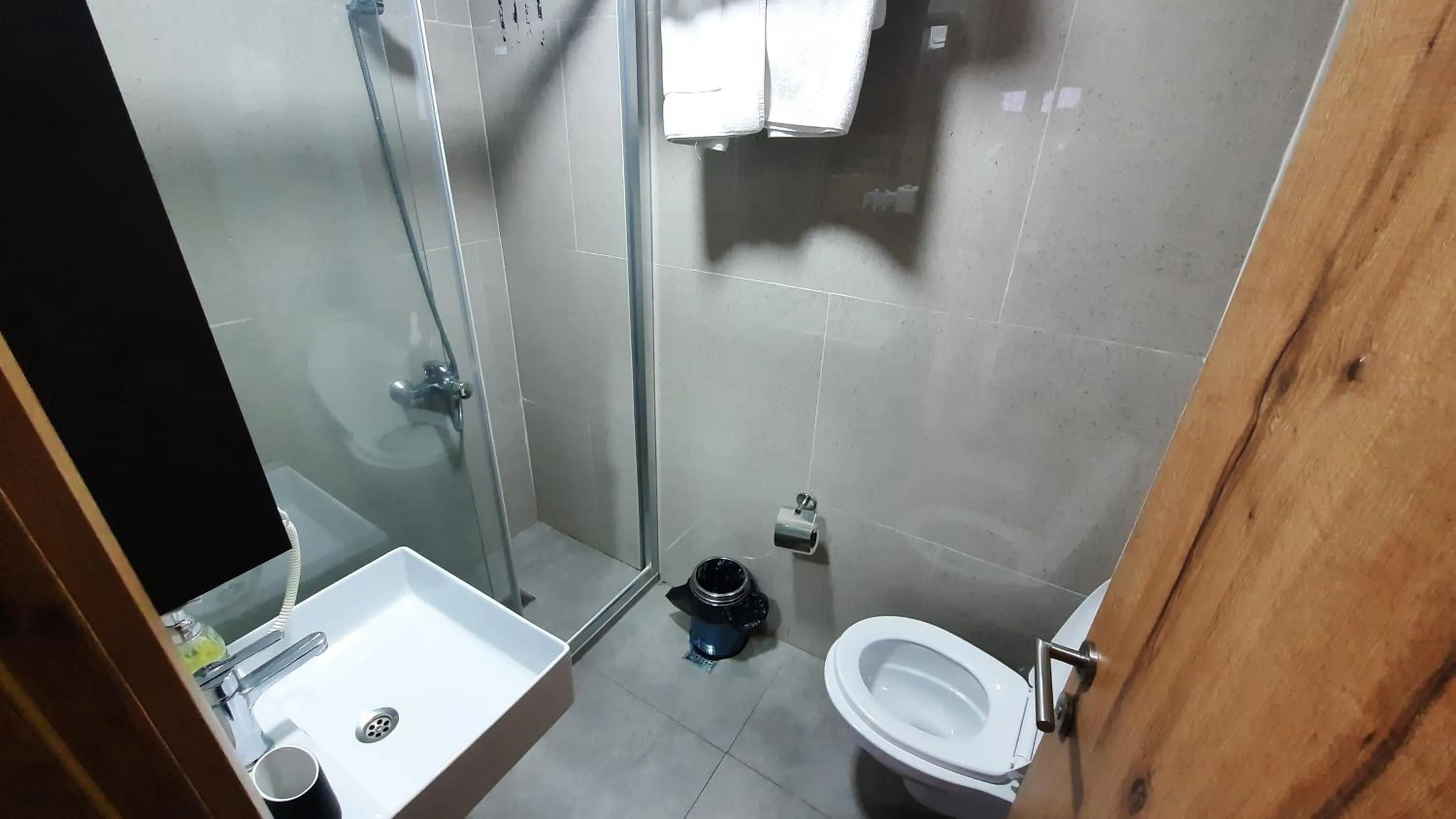 Shower in Fanus Suites Karaköy