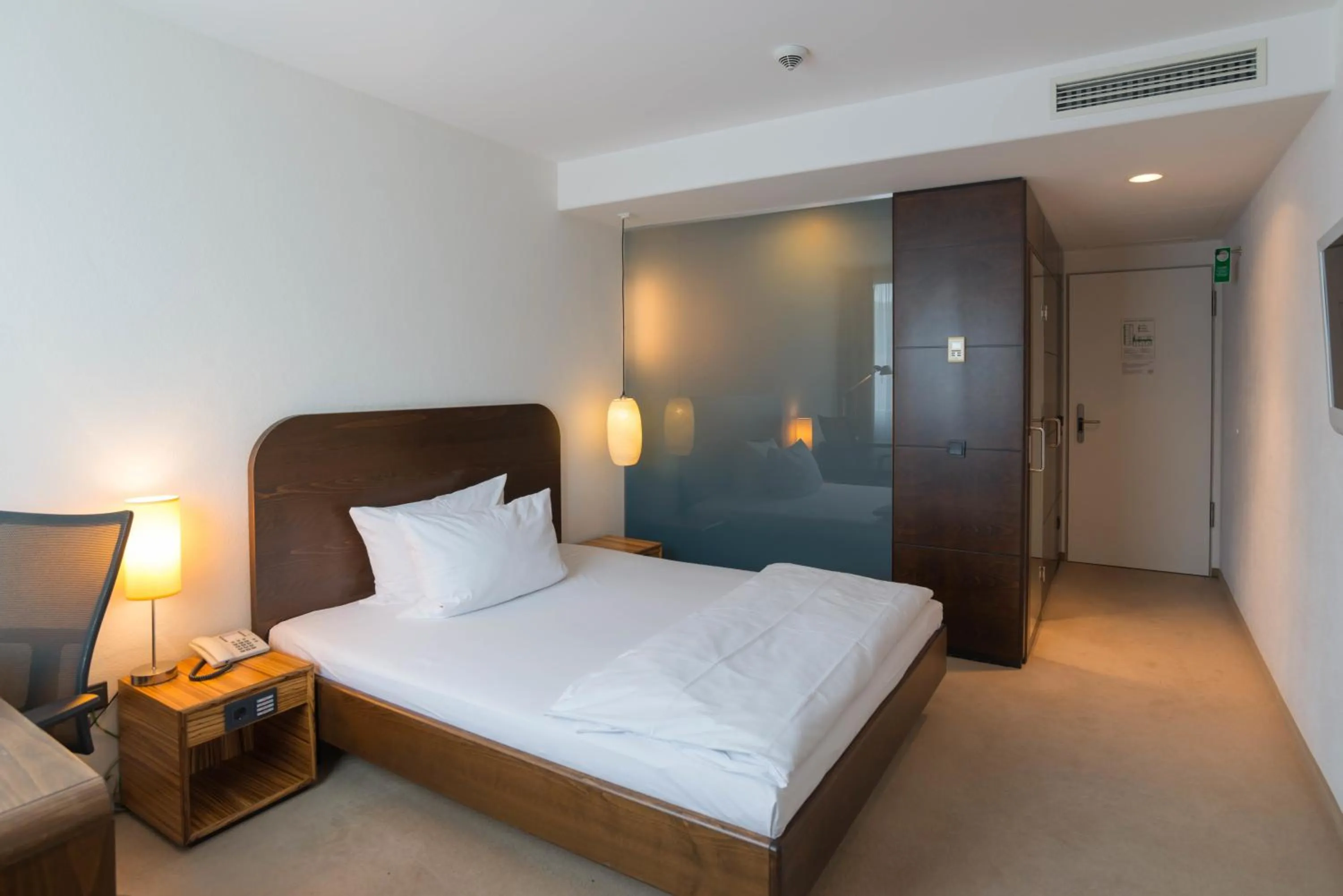 Bed in Corbin München Airport Business Hotel