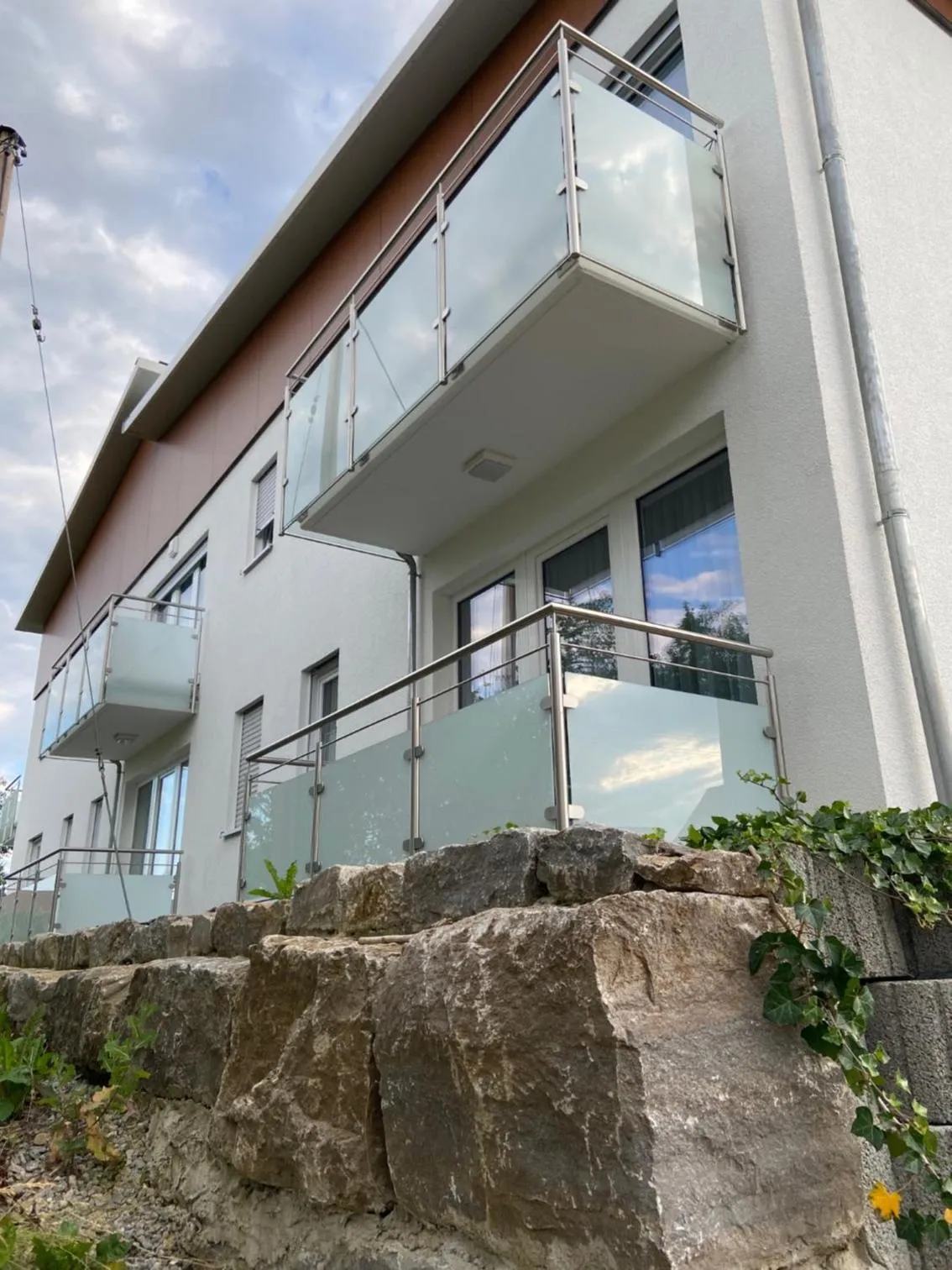 Facade/entrance in Schoko-Apartments mit Bad & Küche