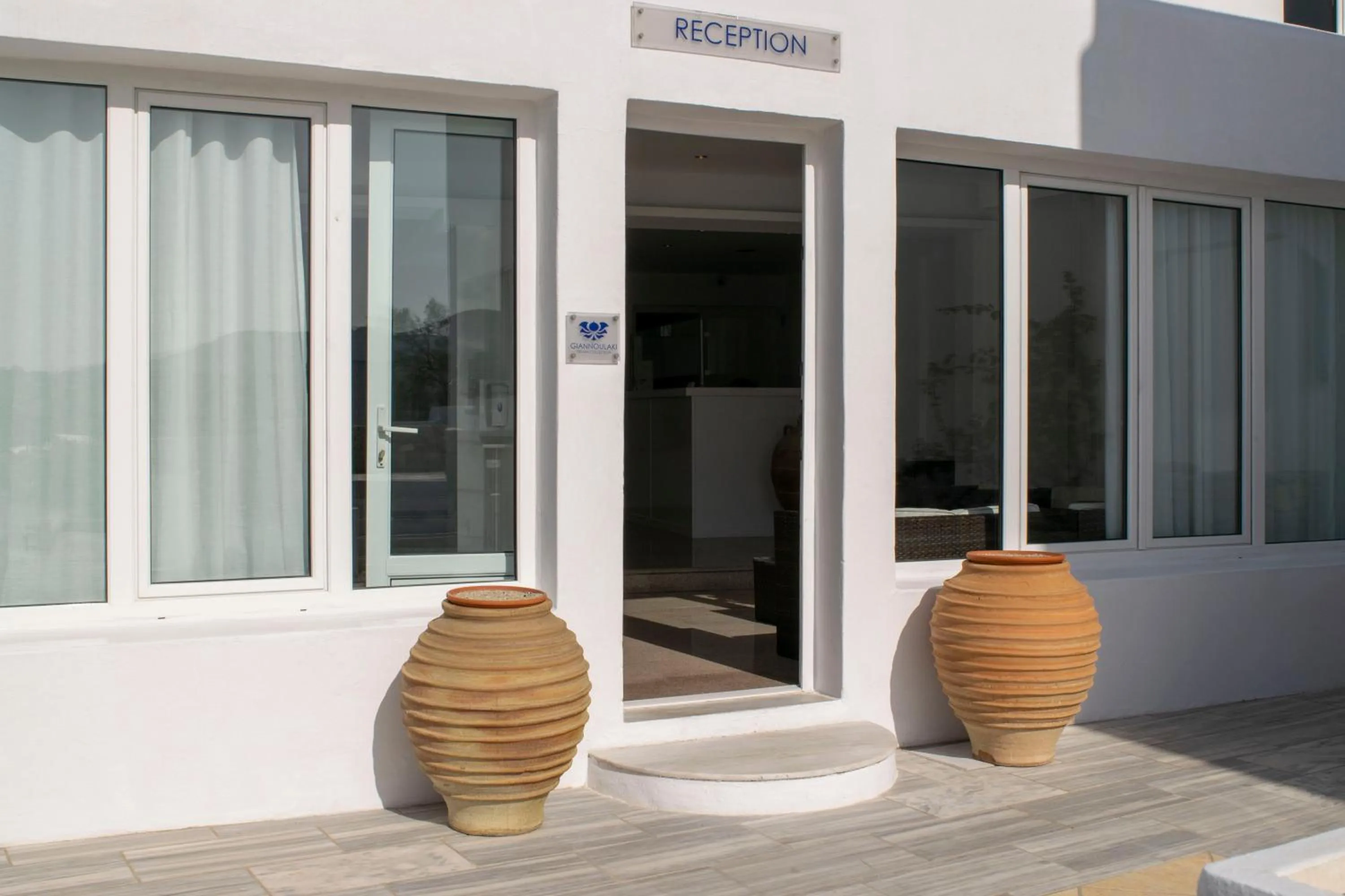 Facade/entrance in Giannoulaki Resort